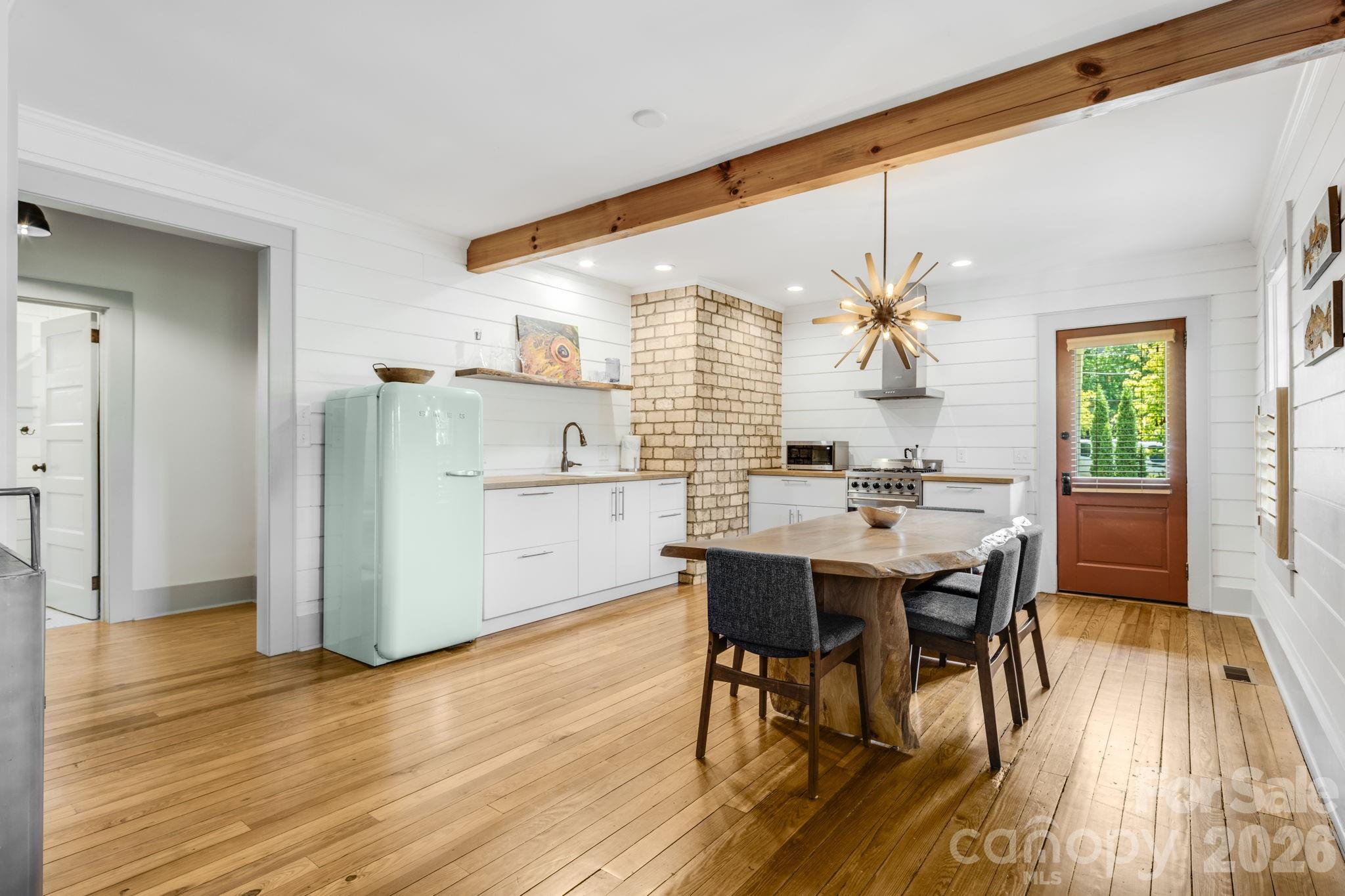 72 Woodlawn Avenue — Asheville