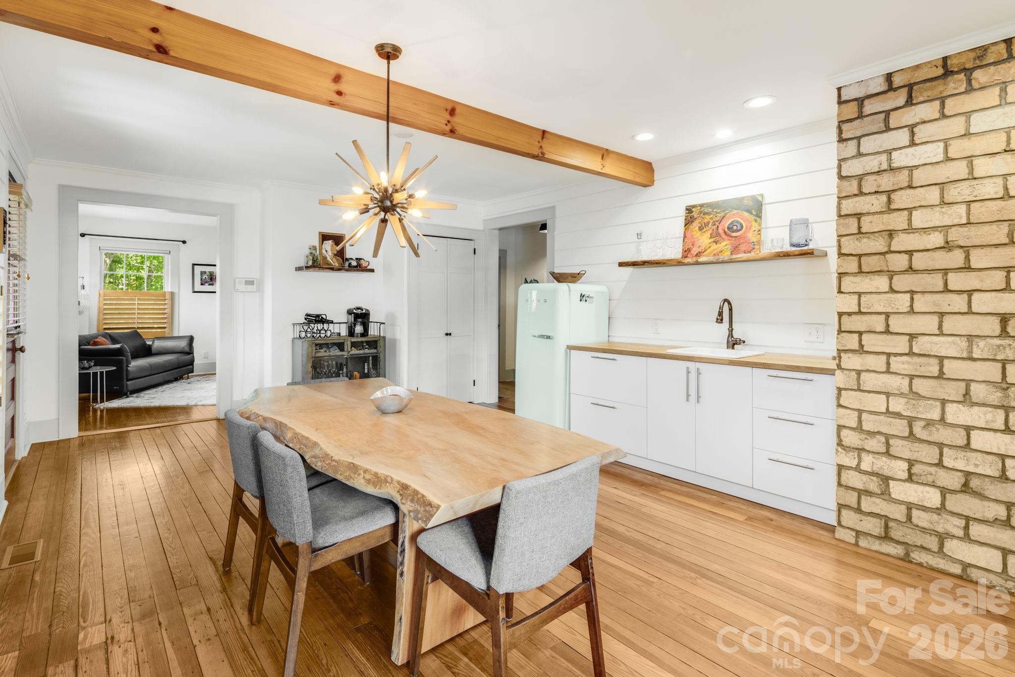 72 Woodlawn Avenue — Asheville
