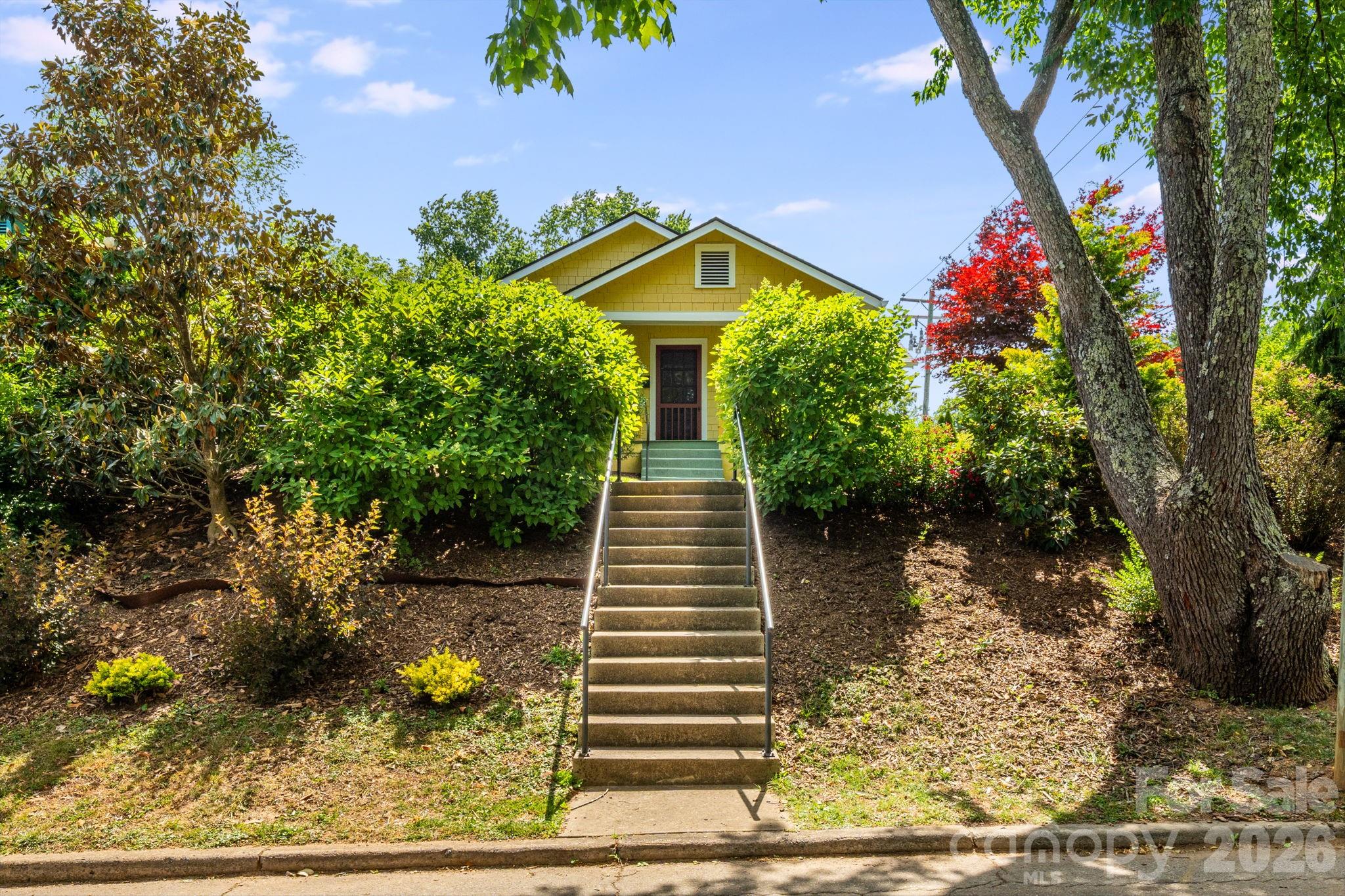 72 Woodlawn Avenue — Asheville