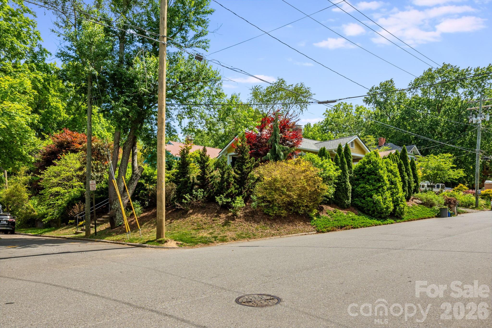 72 Woodlawn Avenue — Asheville