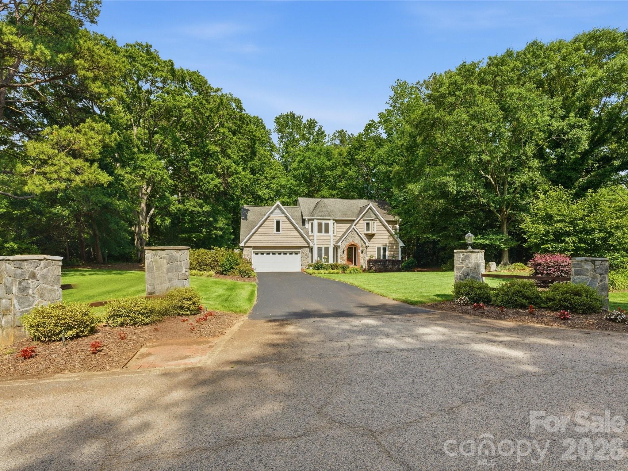 1938 Candlewick Drive — Fort Mill