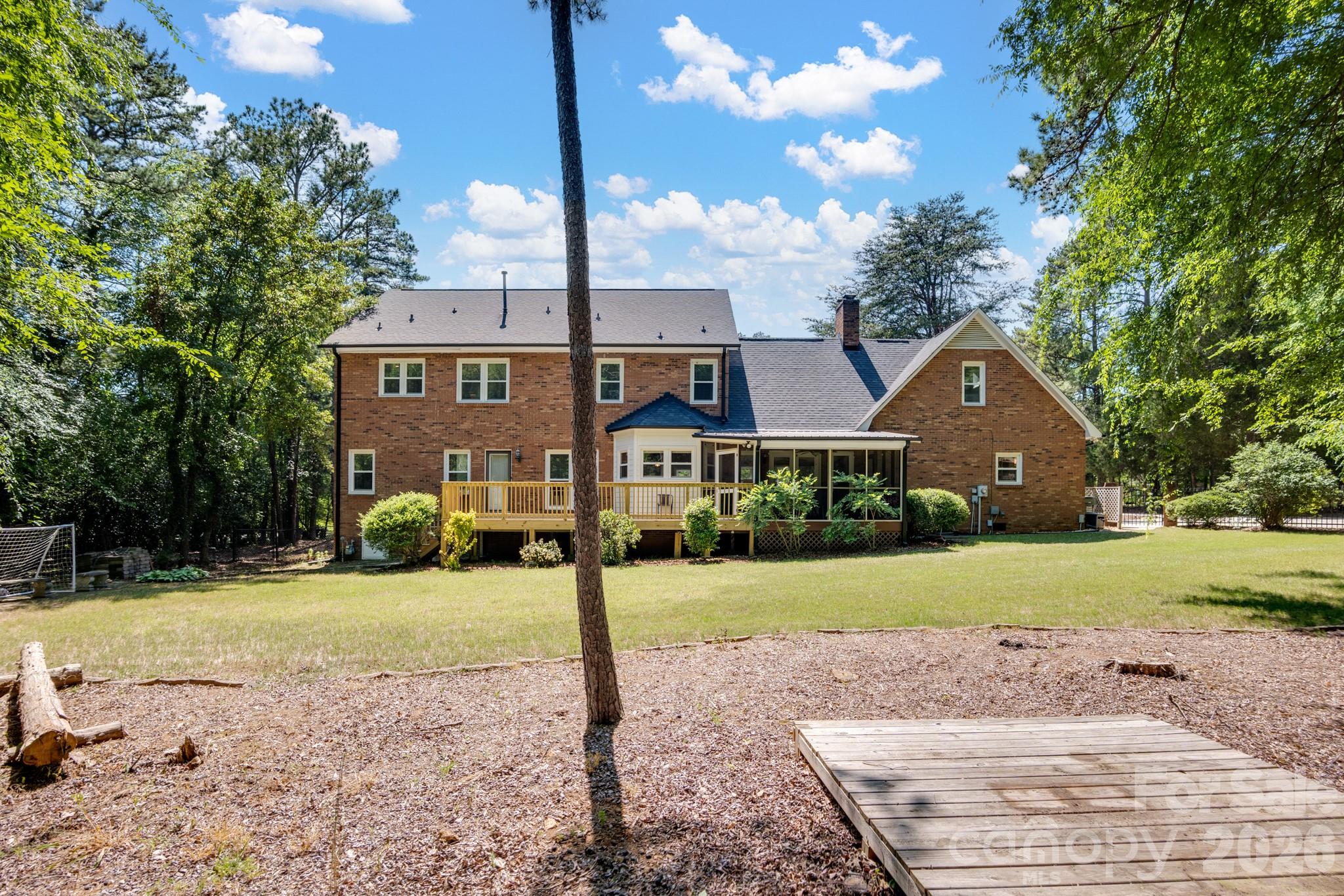 918 Hanover Drive NW — Concord