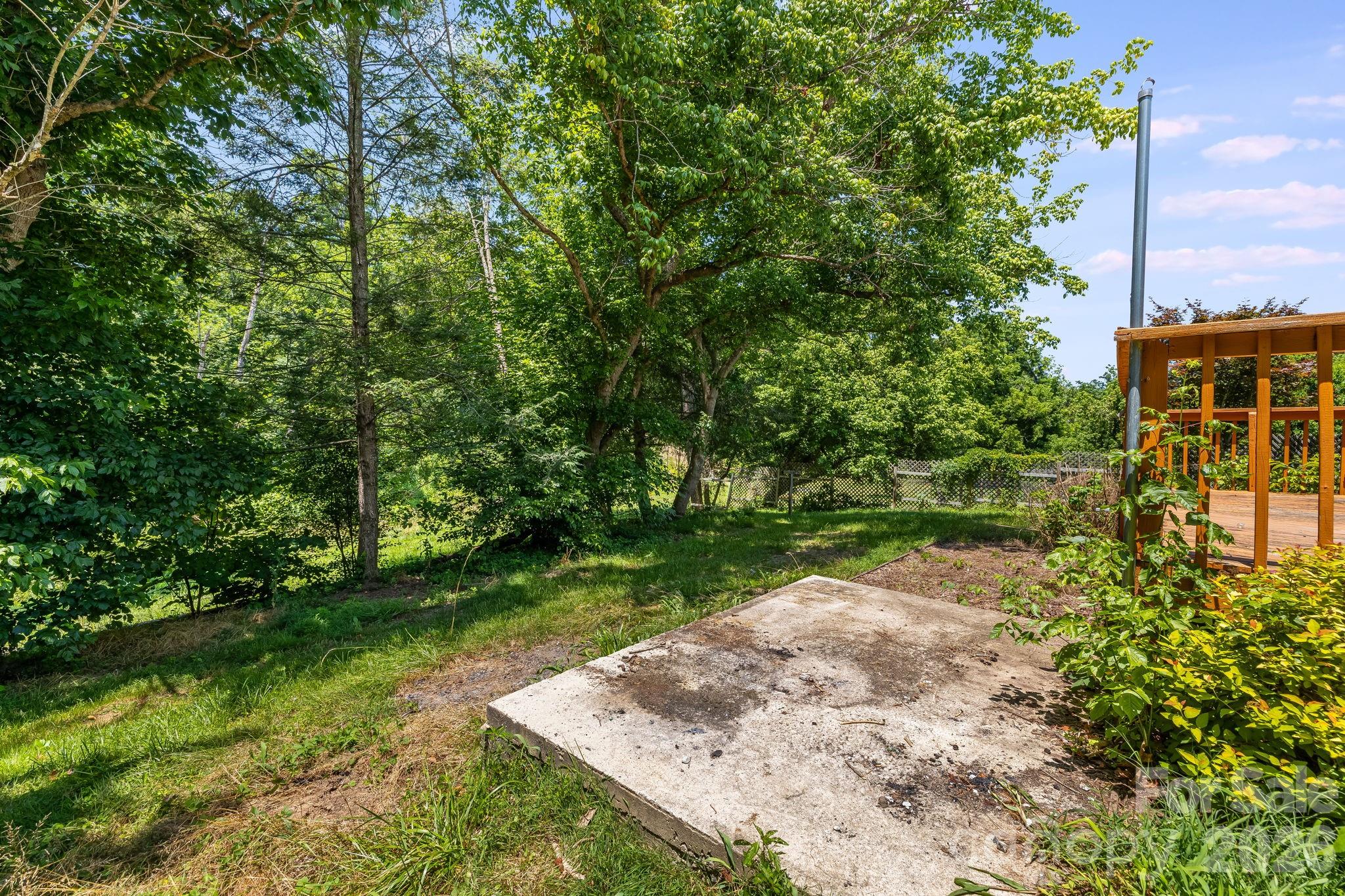 67 Banks Town Road — Weaverville