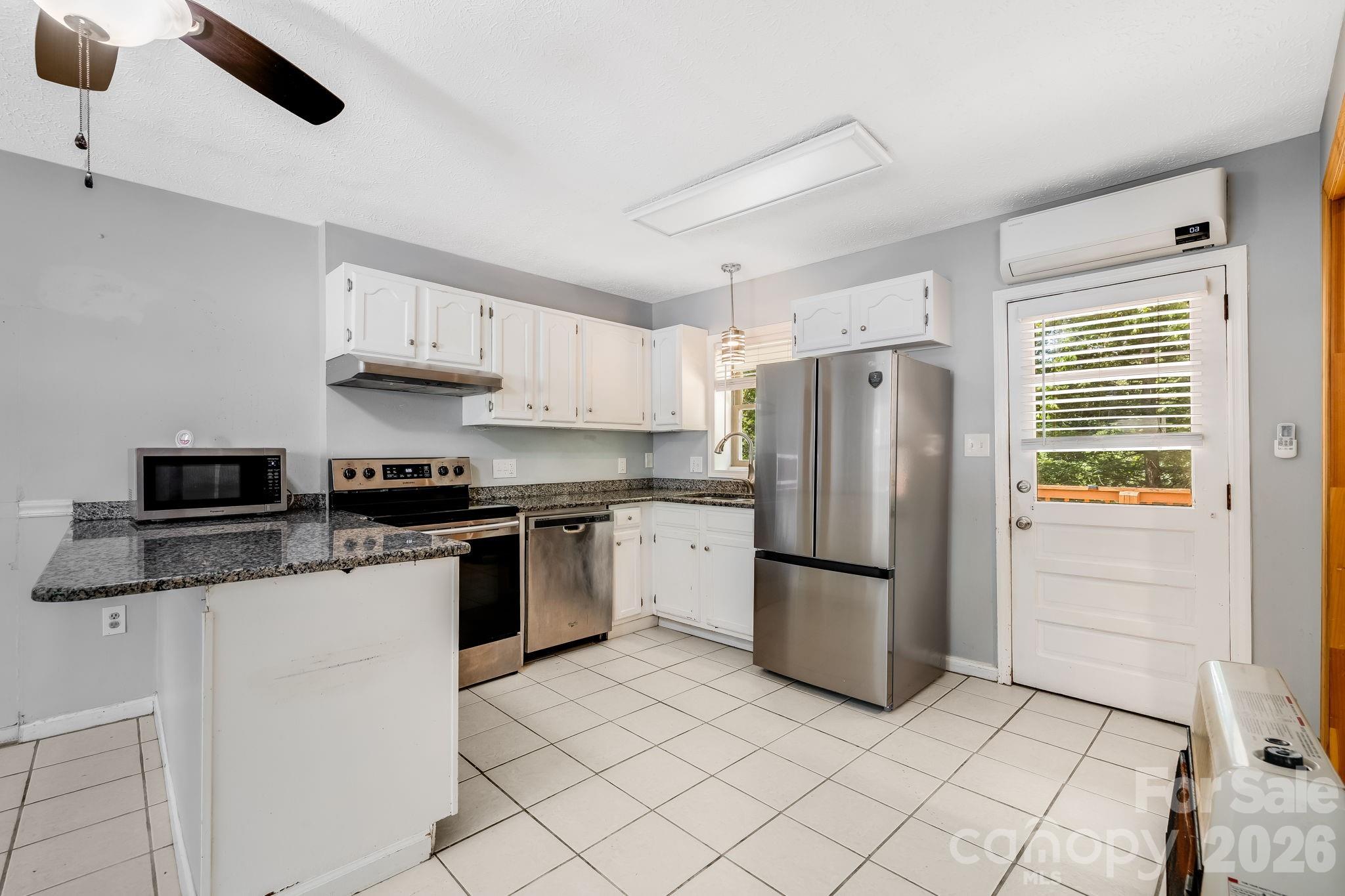 67 Banks Town Road — Weaverville