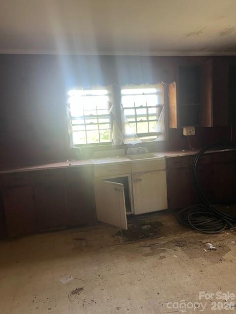 547 Indian Hill Road — Olin