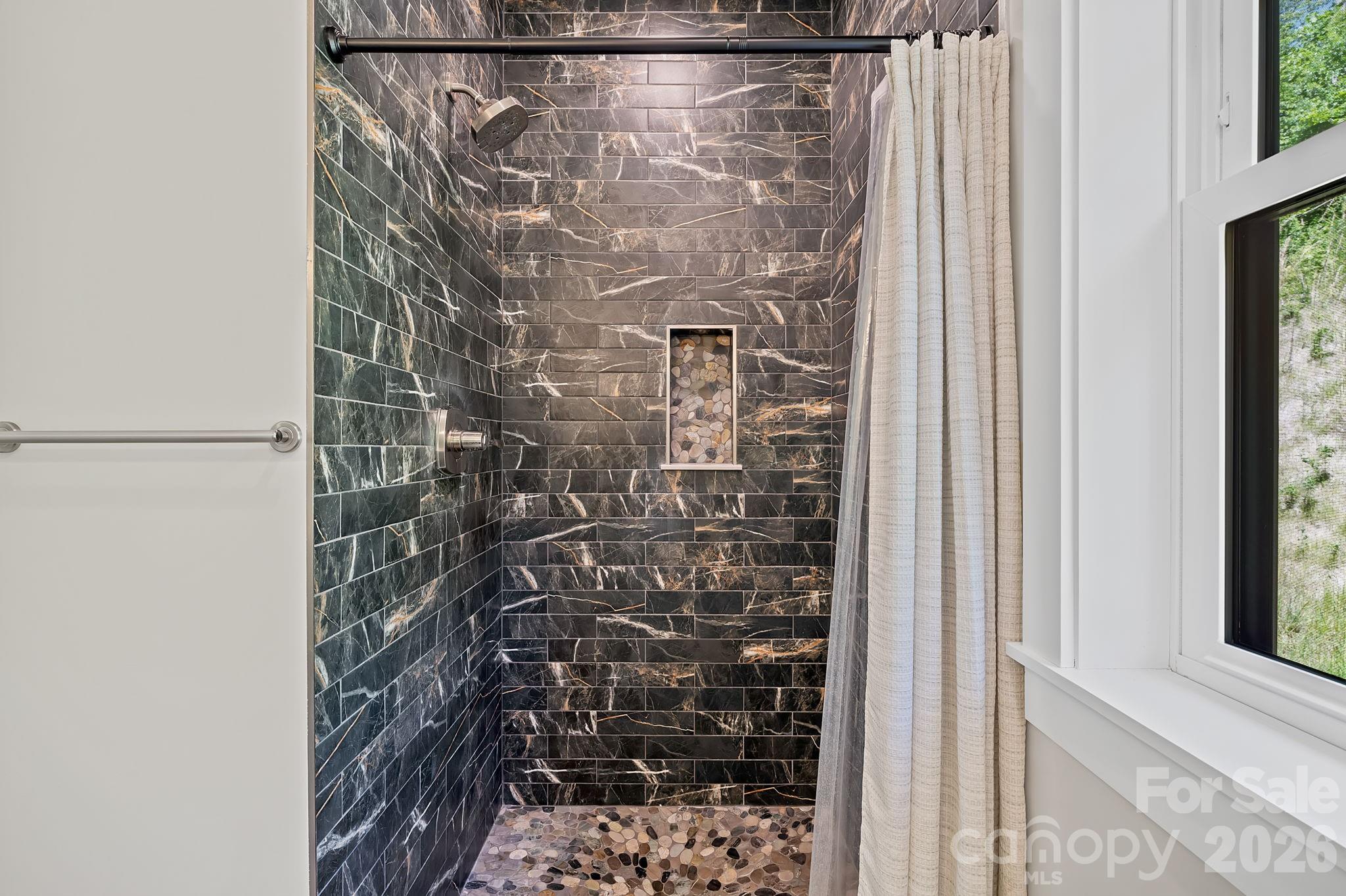66 Nader Avenue — Weaverville