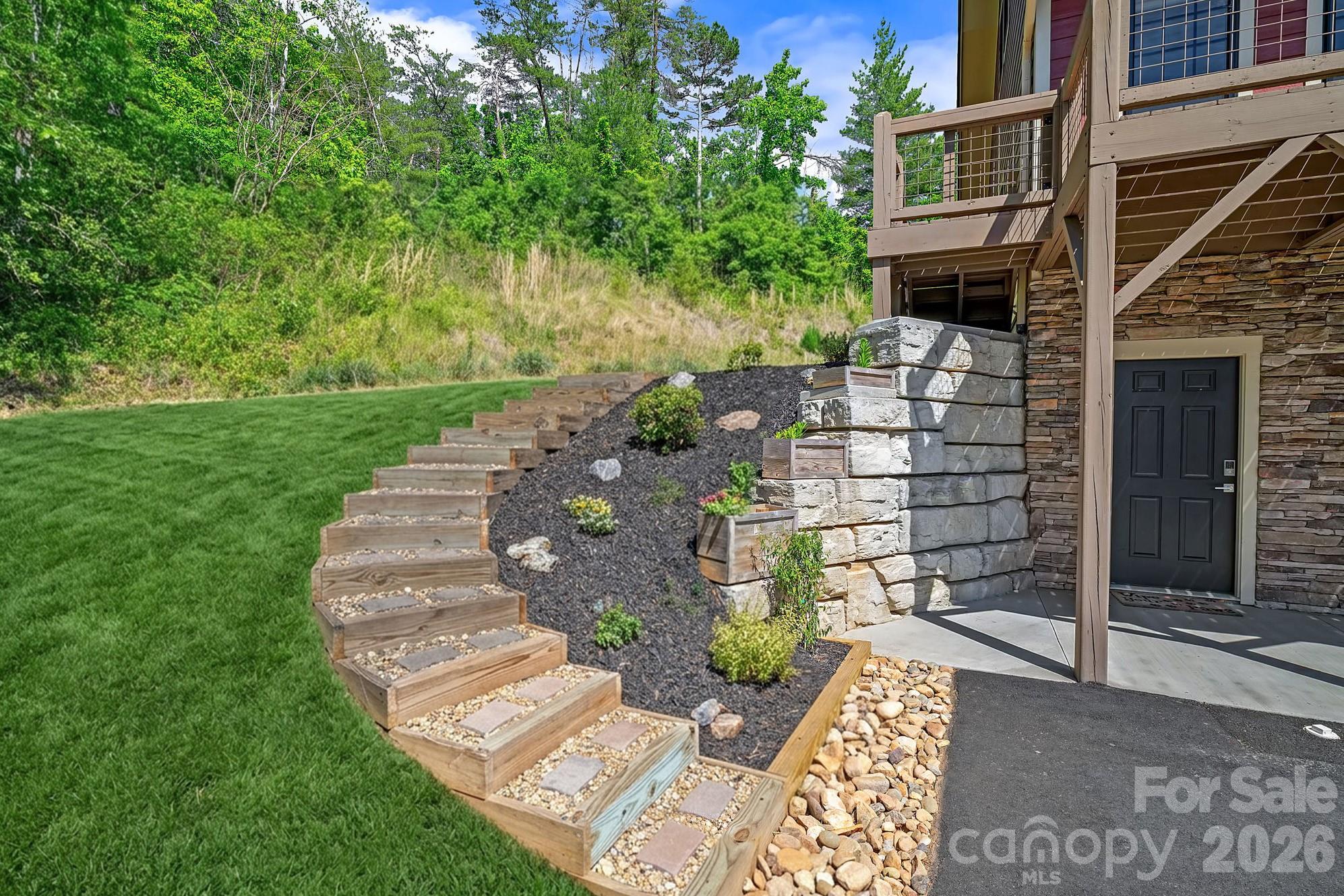66 Nader Avenue — Weaverville