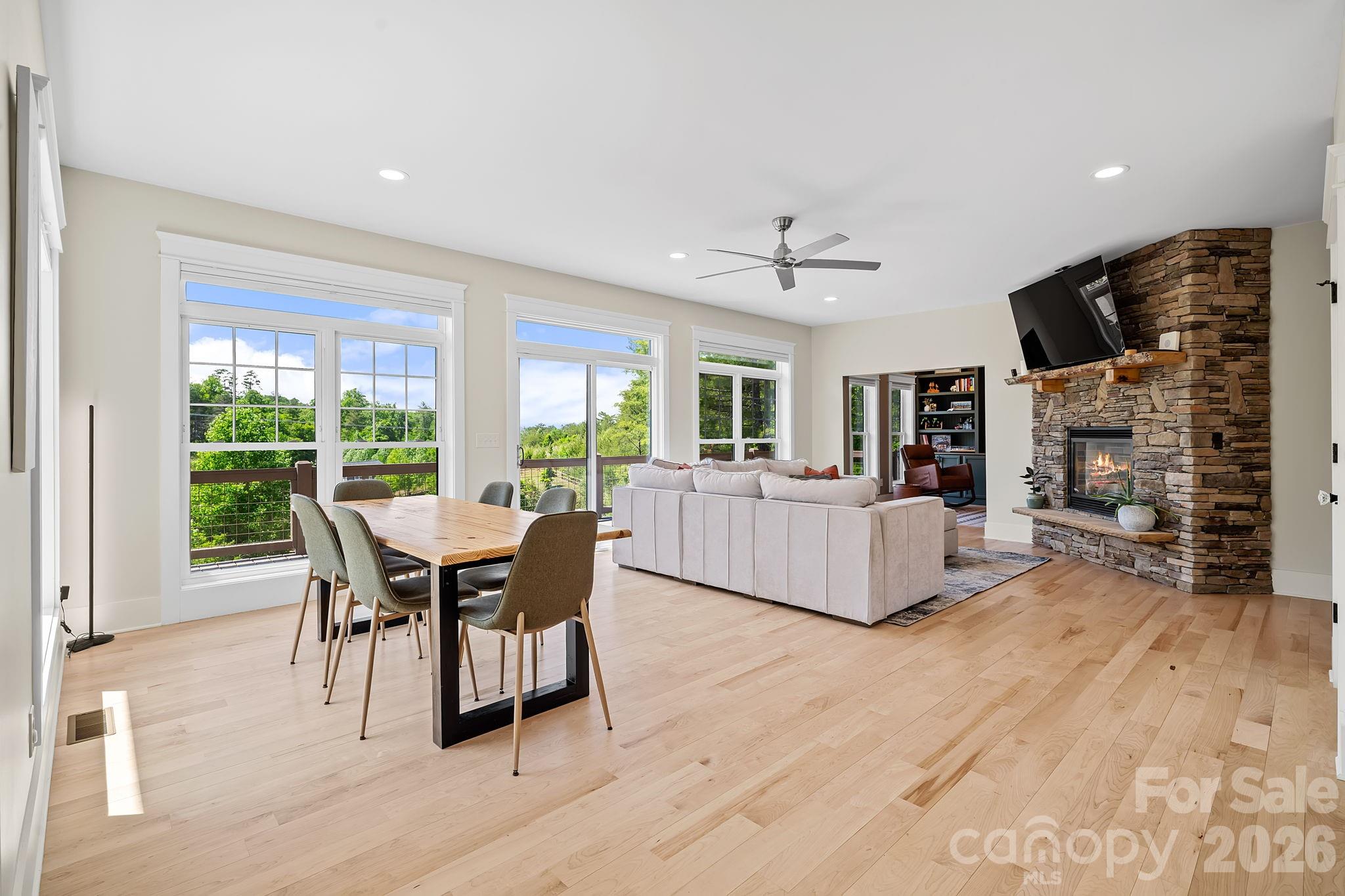 66 Nader Avenue — Weaverville