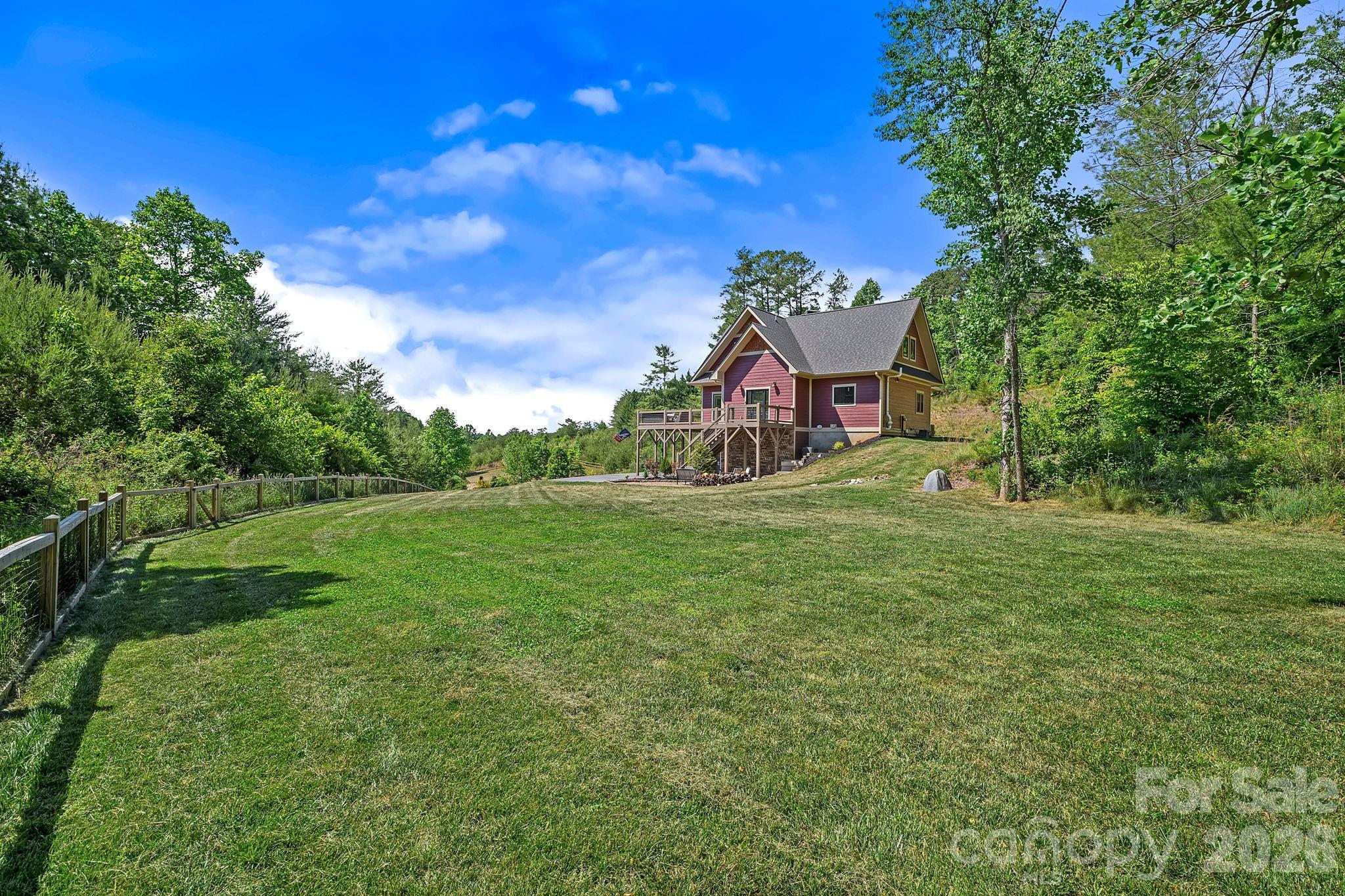 66 Nader Avenue — Weaverville
