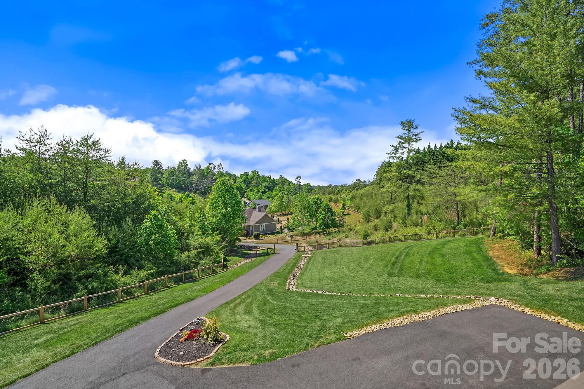 66 Nader Avenue — Weaverville