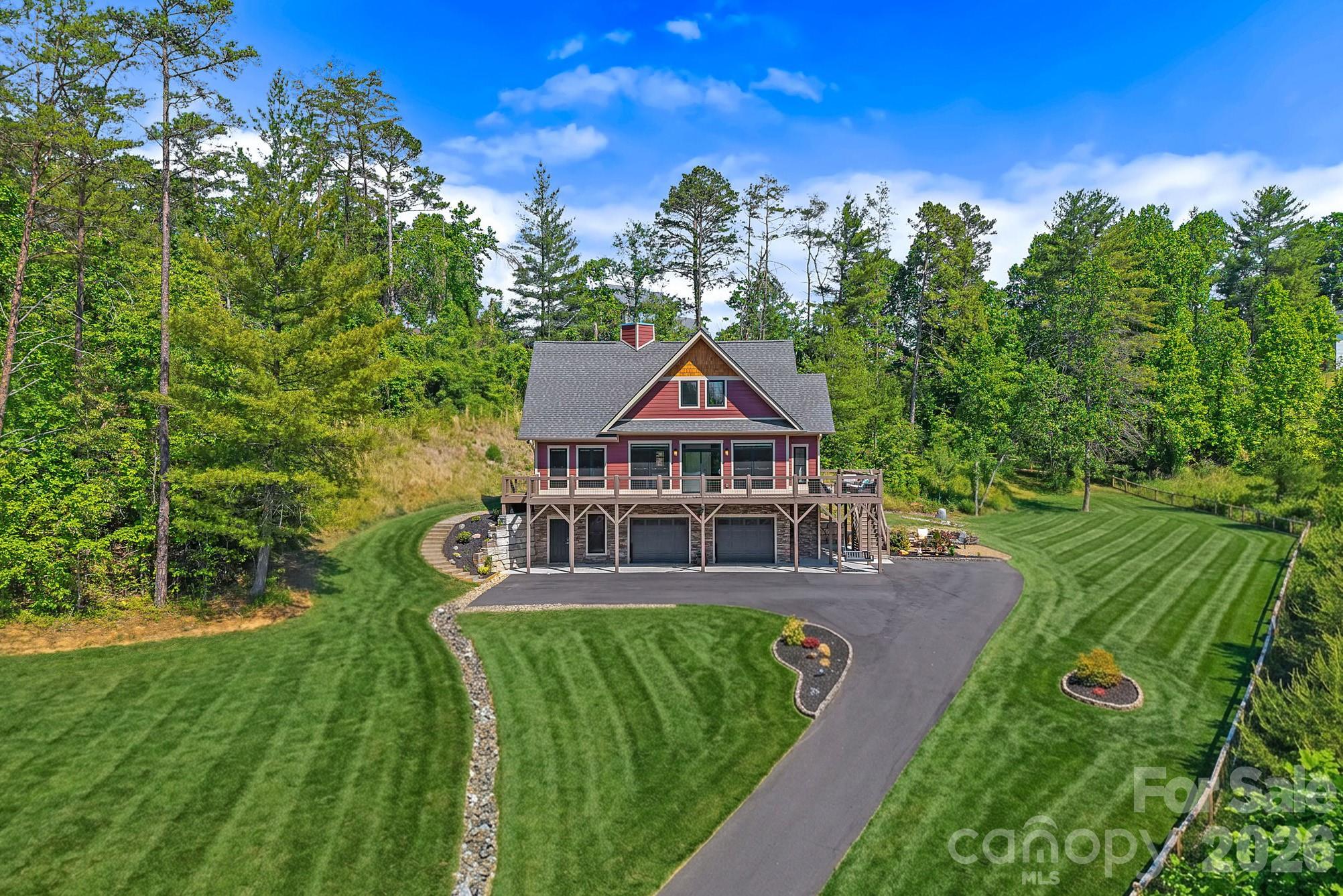 66 Nader Avenue — Weaverville