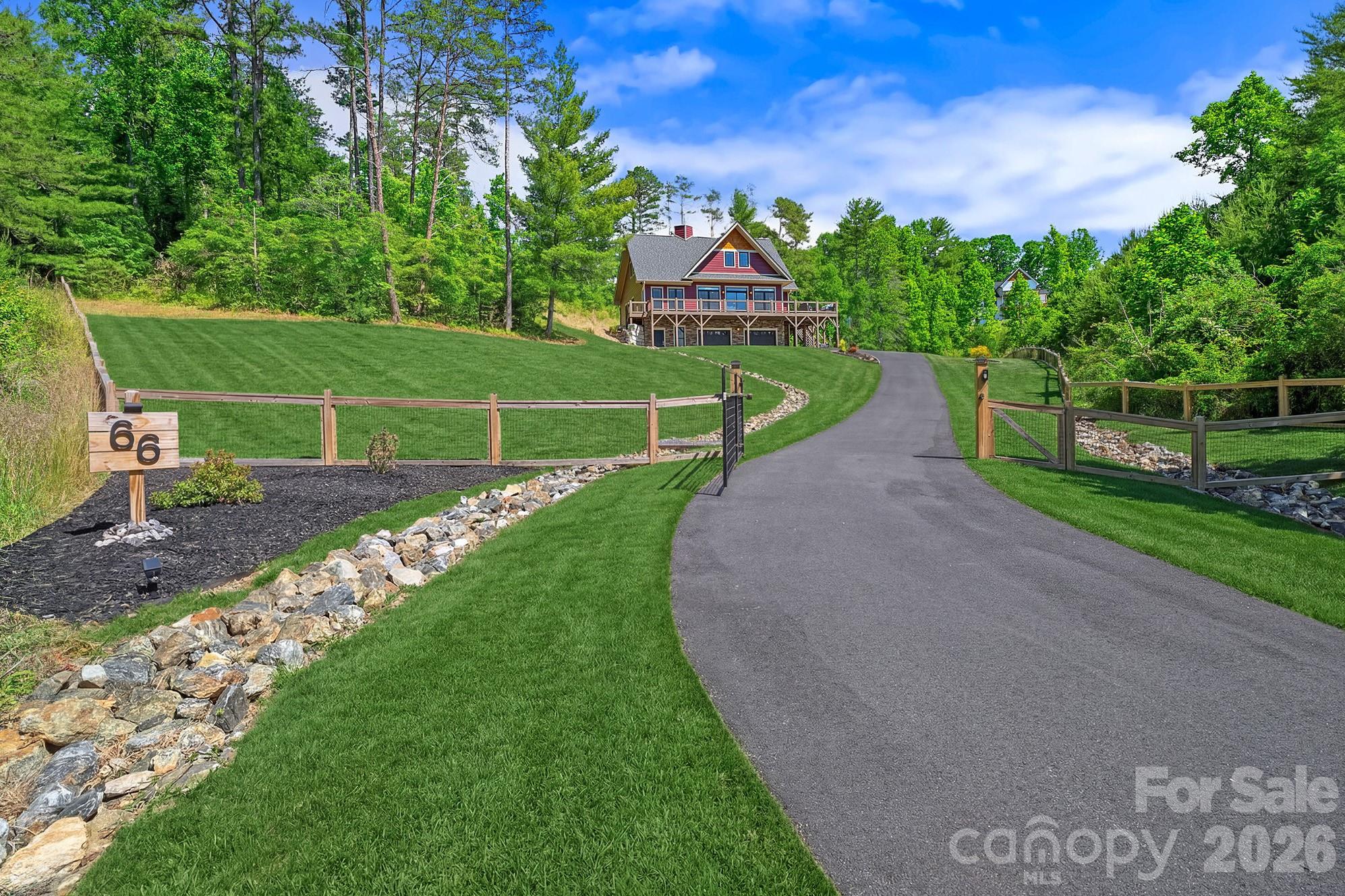 66 Nader Avenue — Weaverville