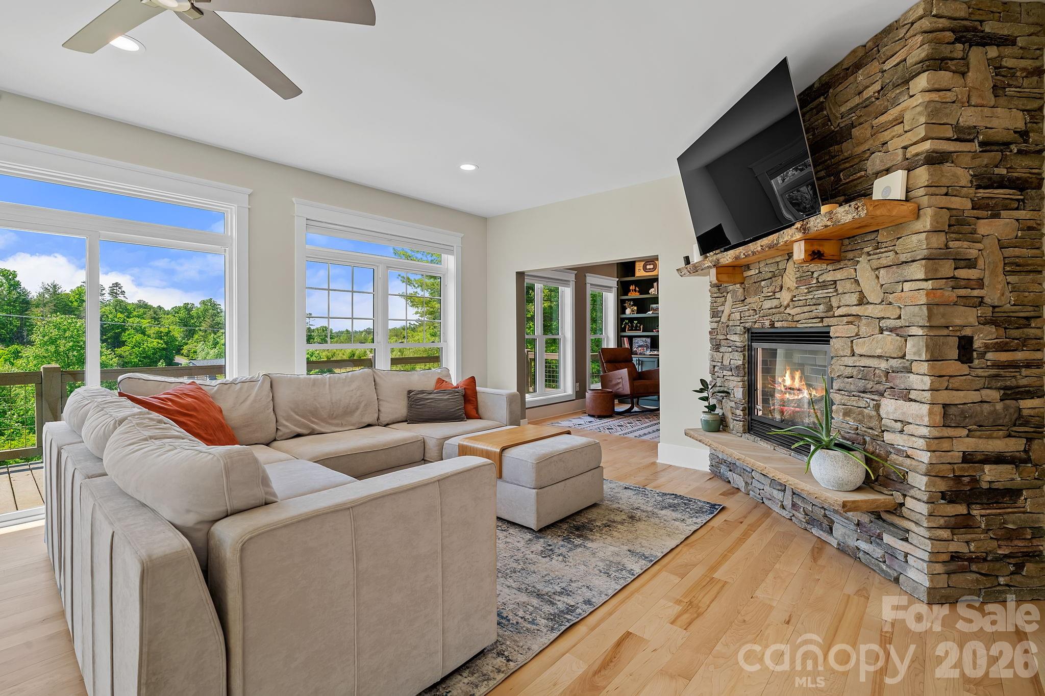 66 Nader Avenue — Weaverville