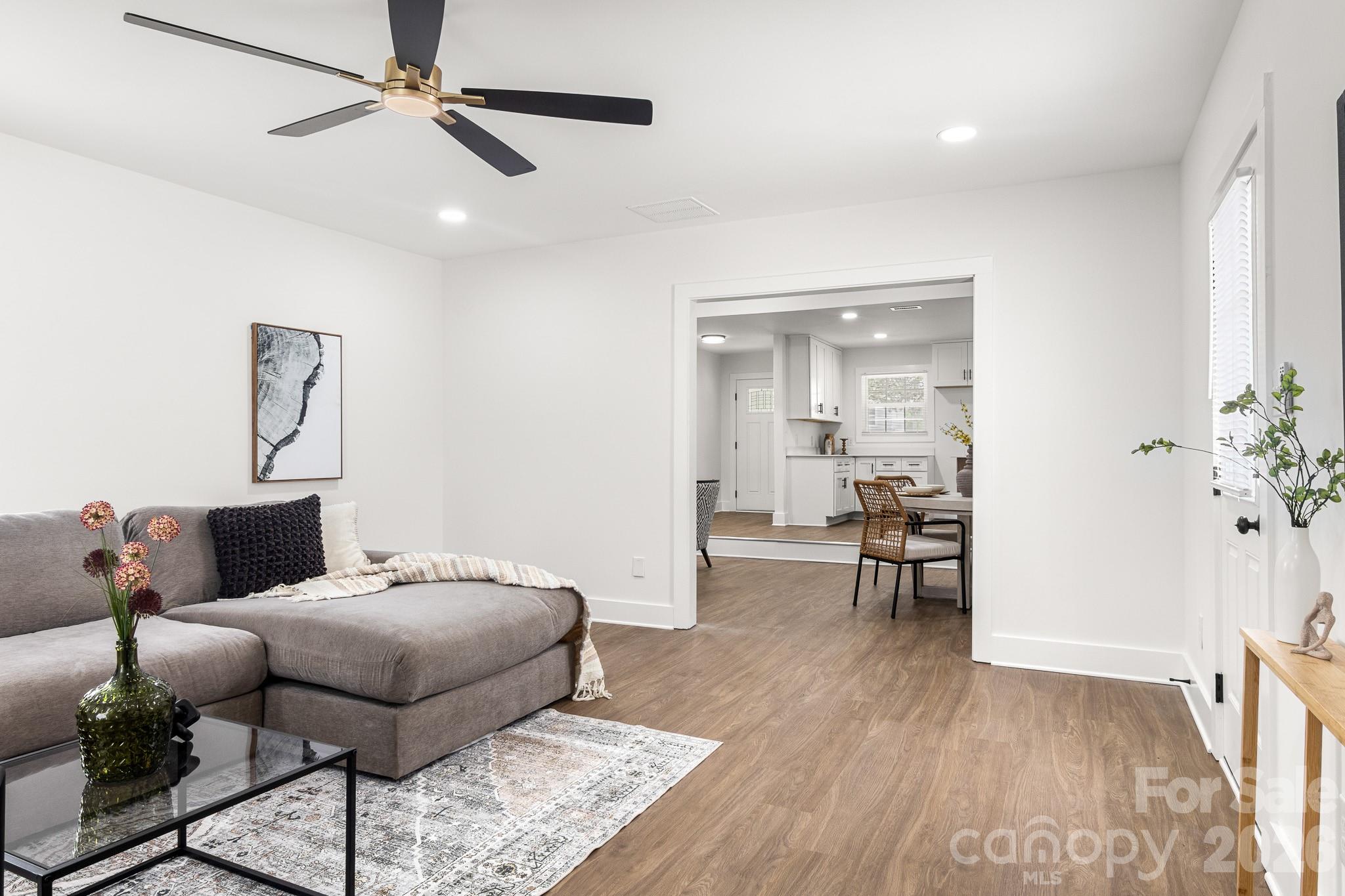12101 Charing Grove Lane — Charlotte