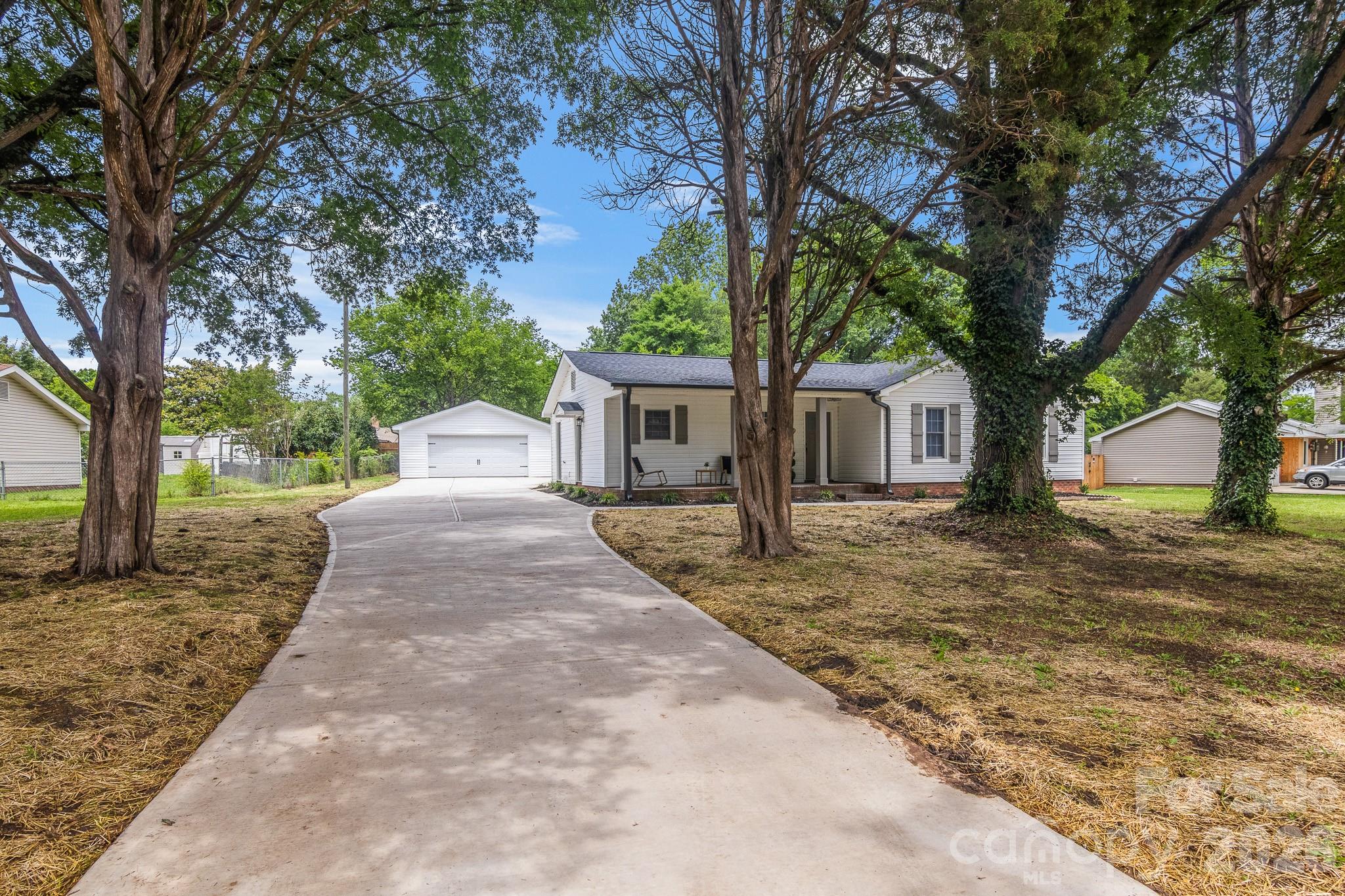 12101 Charing Grove Lane — Charlotte