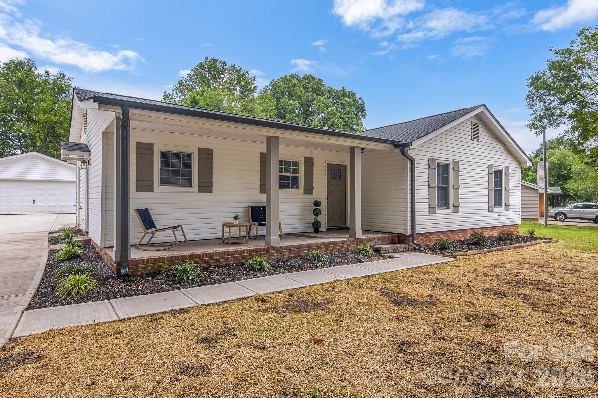 12101 Charing Grove Lane — Charlotte