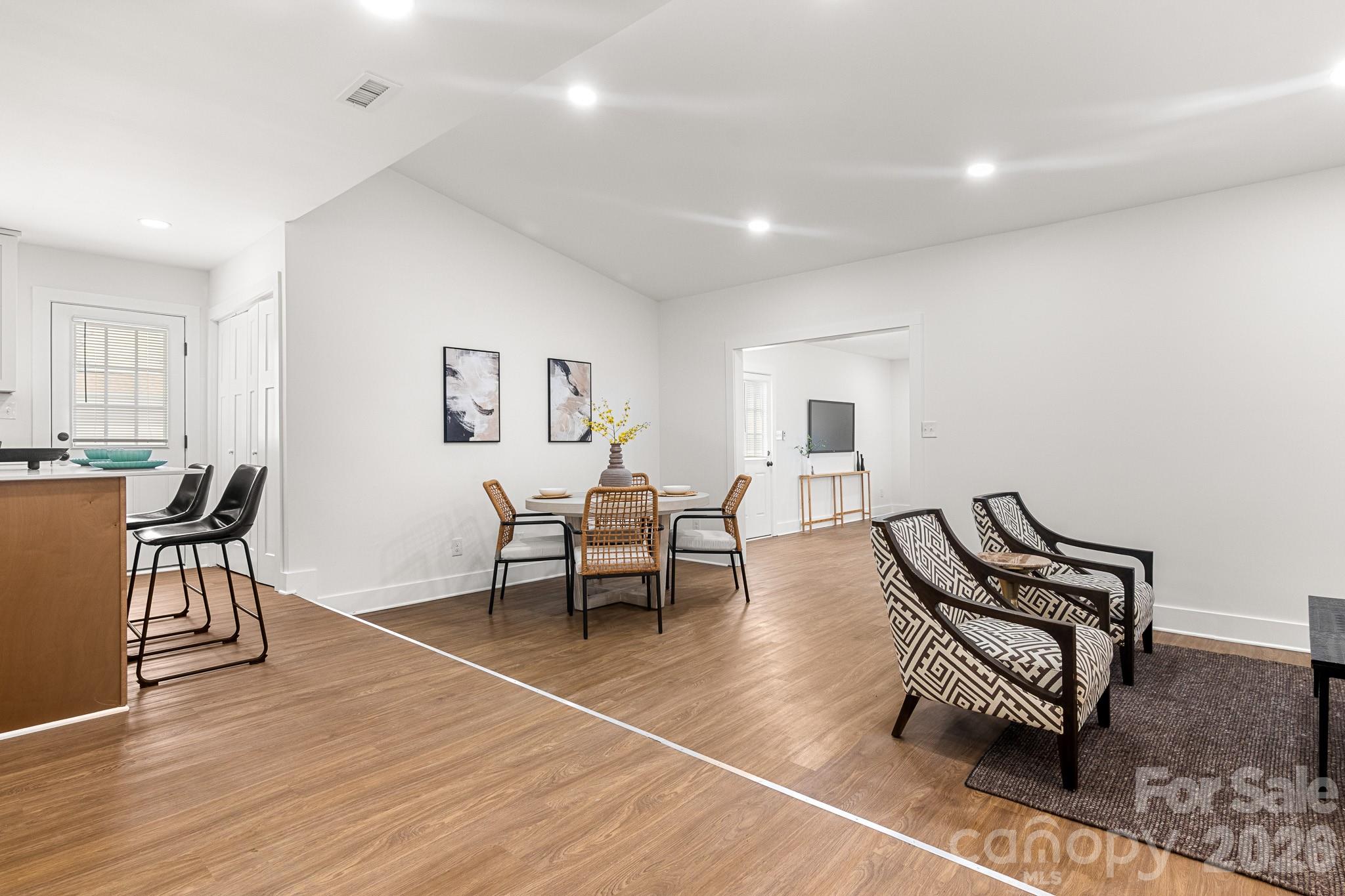 12101 Charing Grove Lane — Charlotte