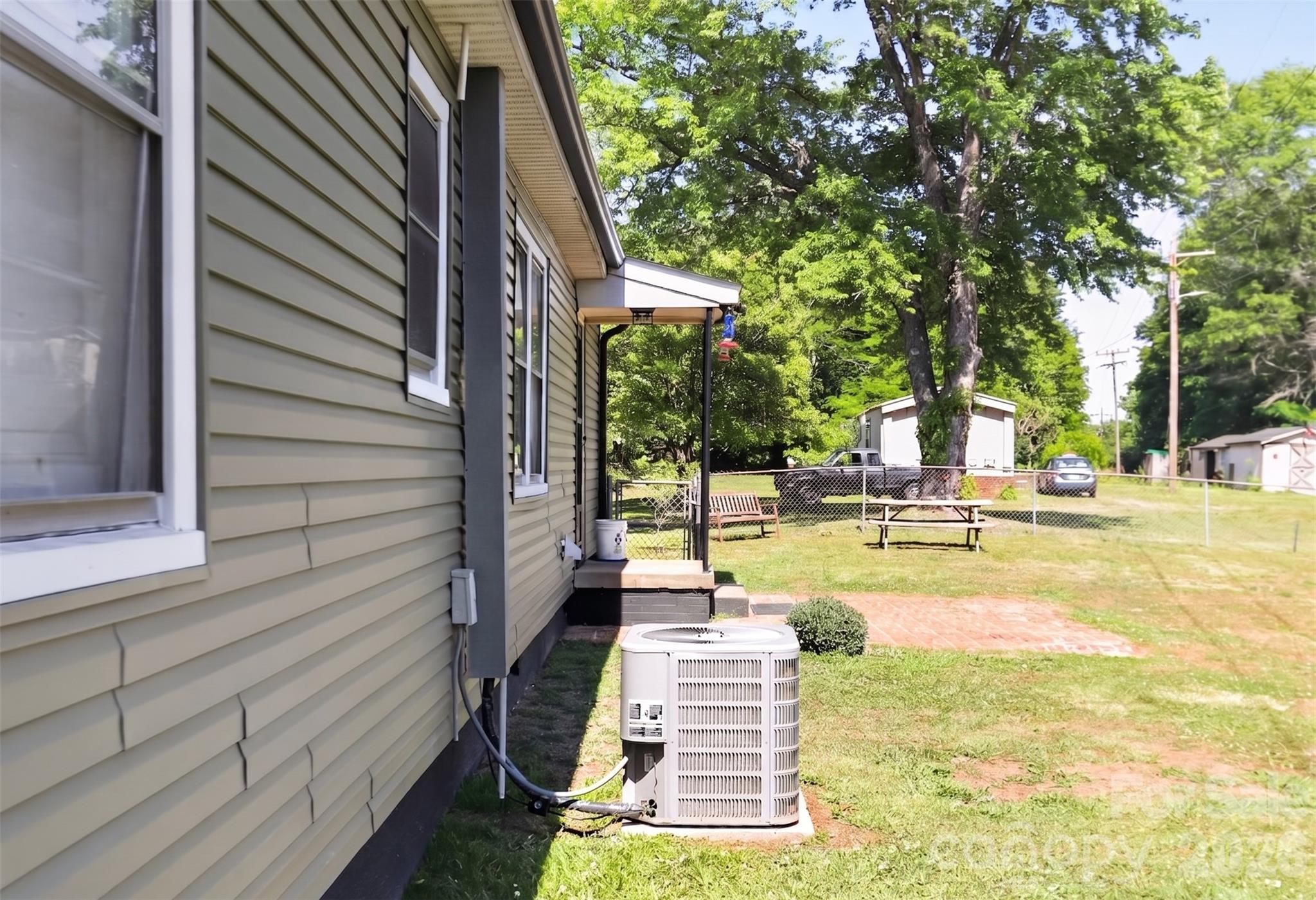 214 E Double Shoals Road — Lawndale