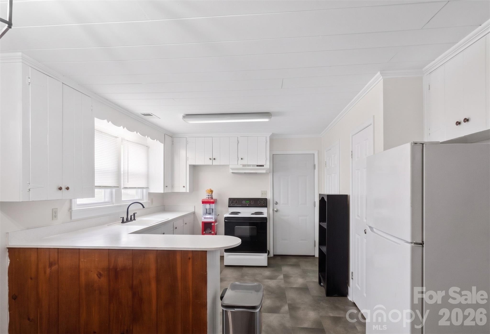 214 E Double Shoals Road — Lawndale