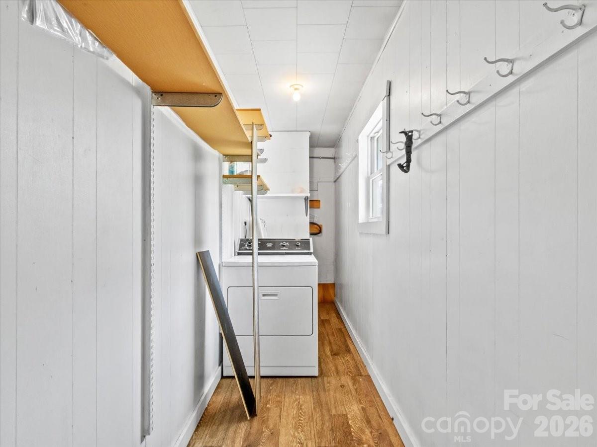 42 East Boulevard — Burnsville