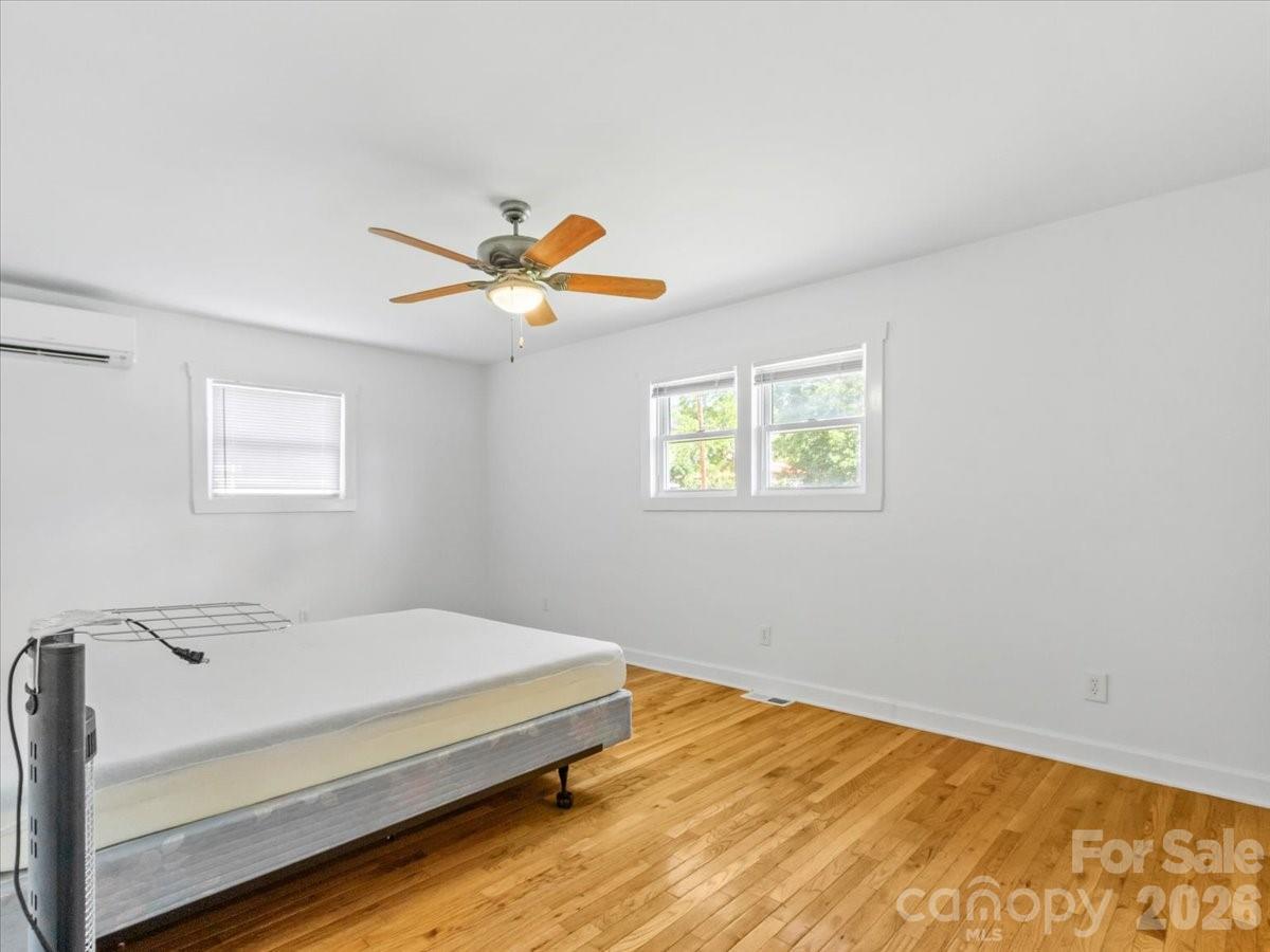 42 East Boulevard — Burnsville