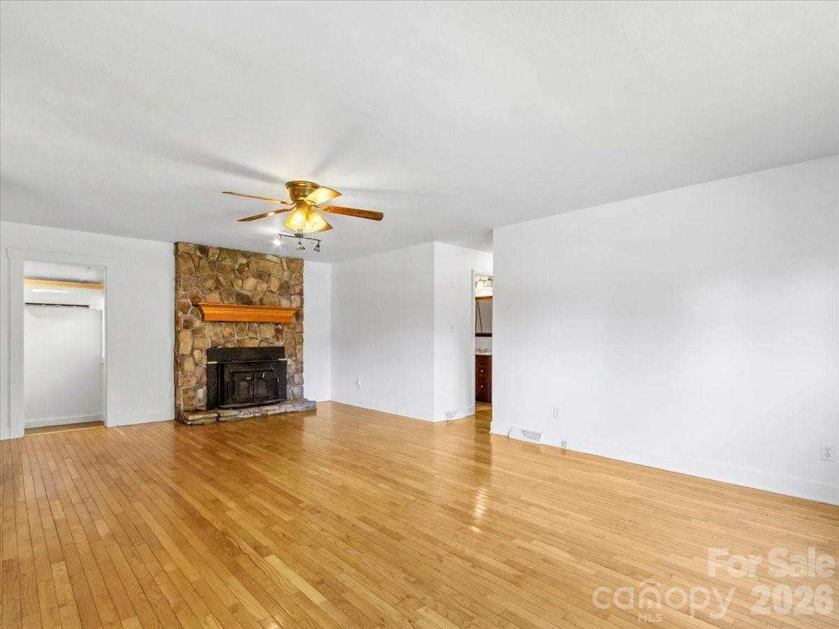 42 East Boulevard — Burnsville