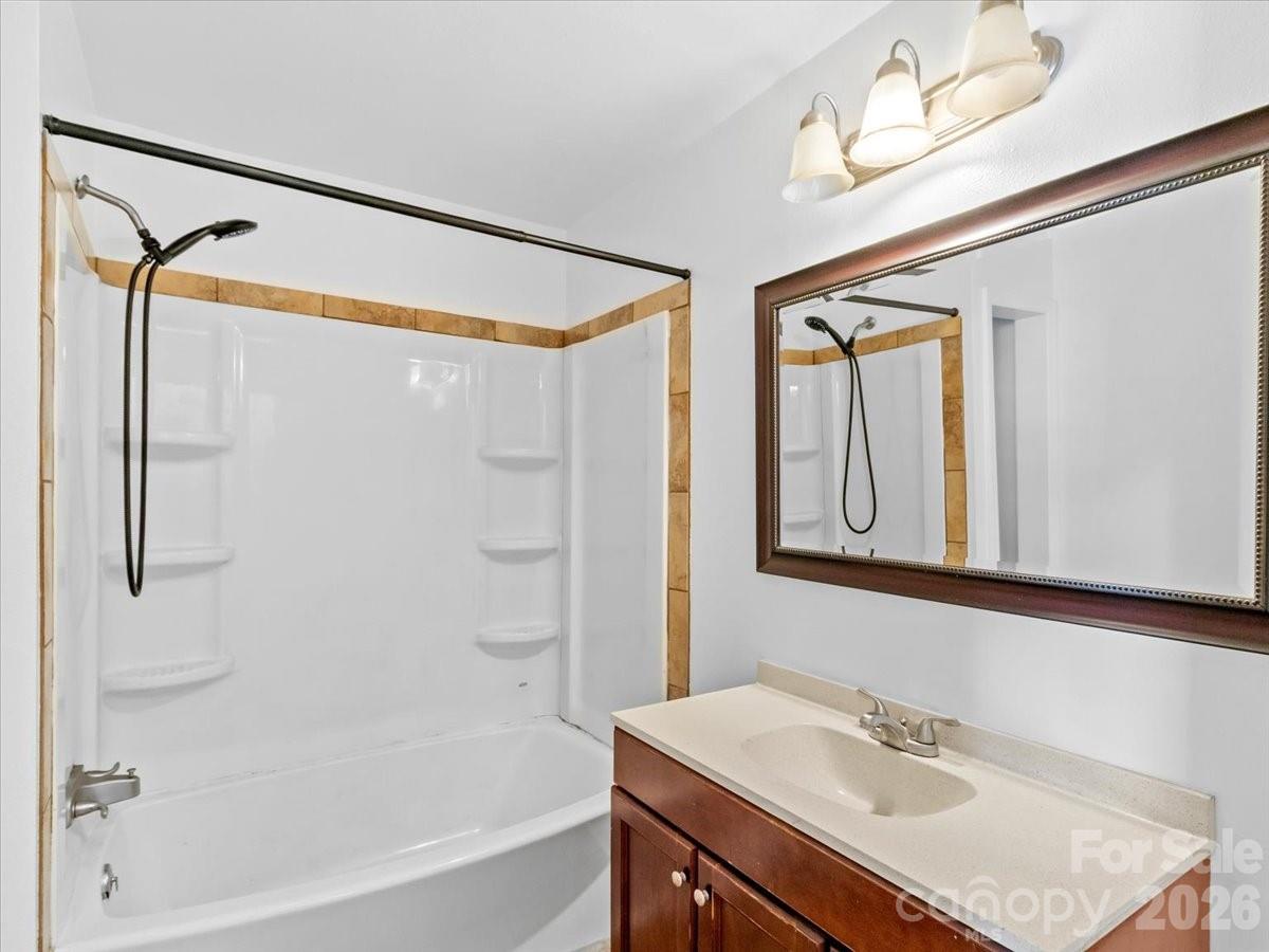 42 East Boulevard — Burnsville