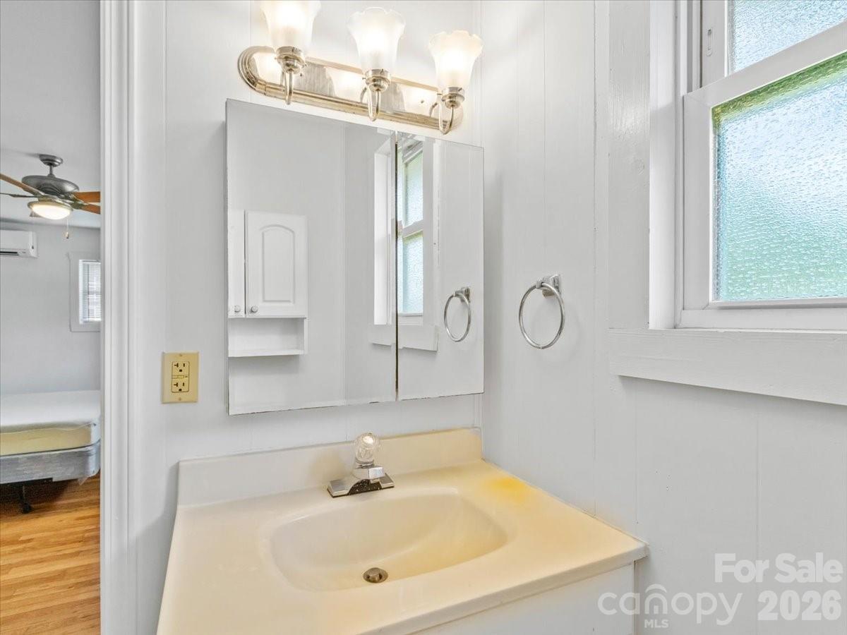 42 East Boulevard — Burnsville