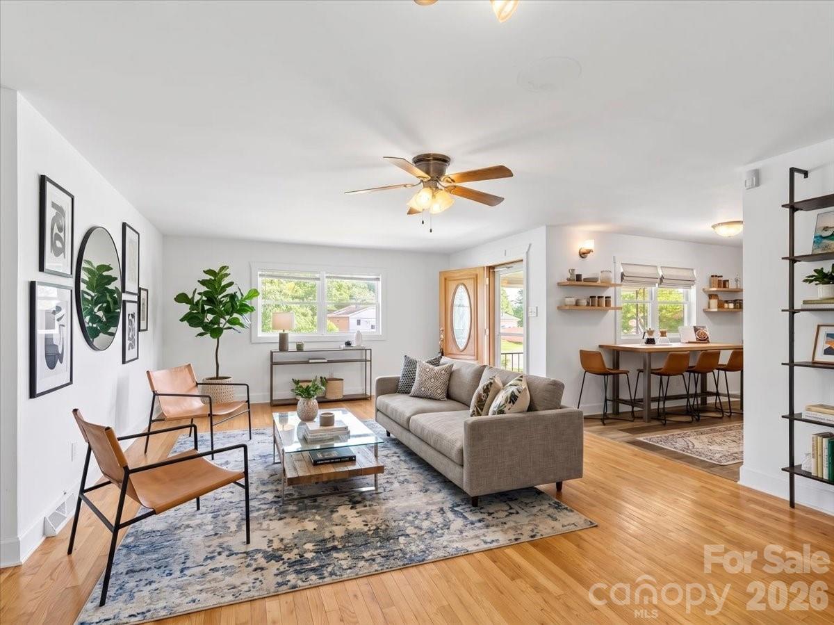 42 East Boulevard — Burnsville