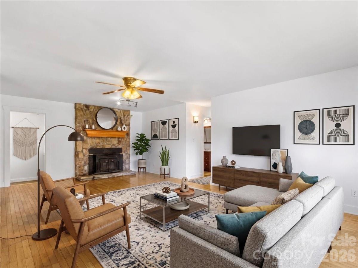 42 East Boulevard — Burnsville