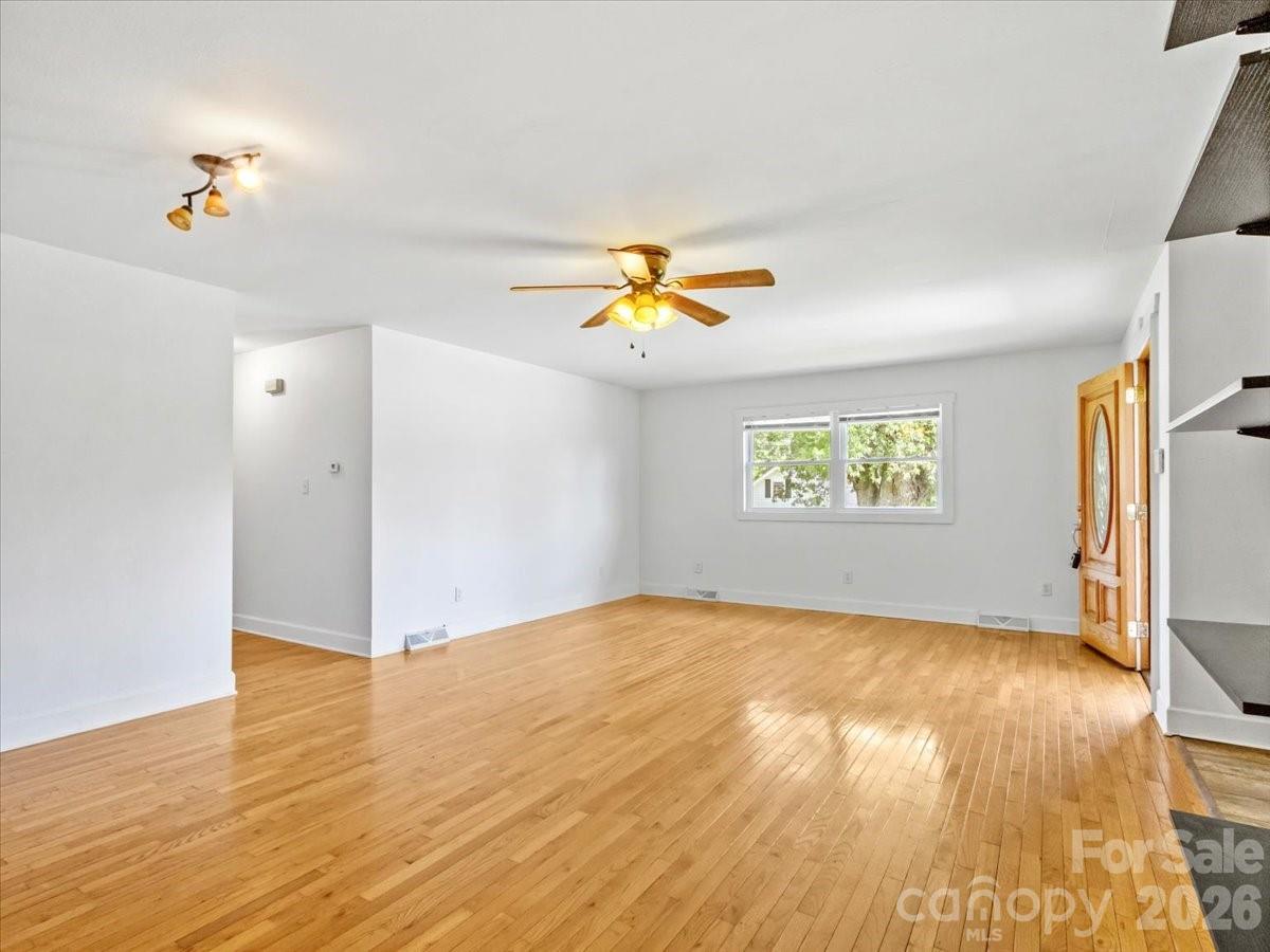 42 East Boulevard — Burnsville
