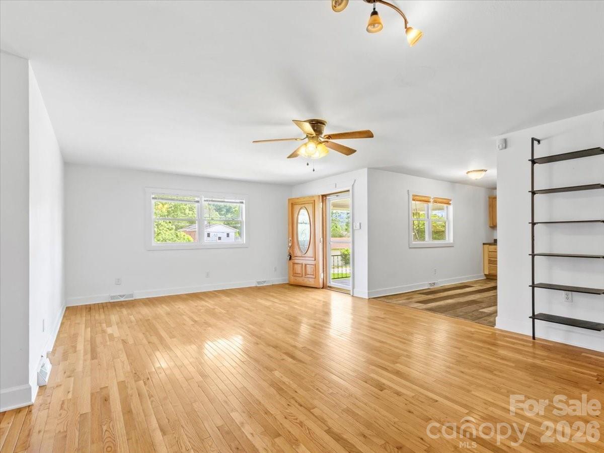 42 East Boulevard — Burnsville