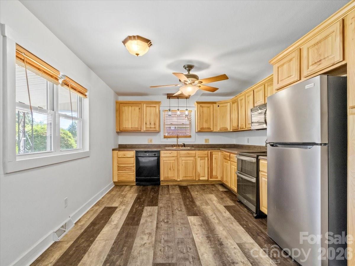 42 East Boulevard — Burnsville