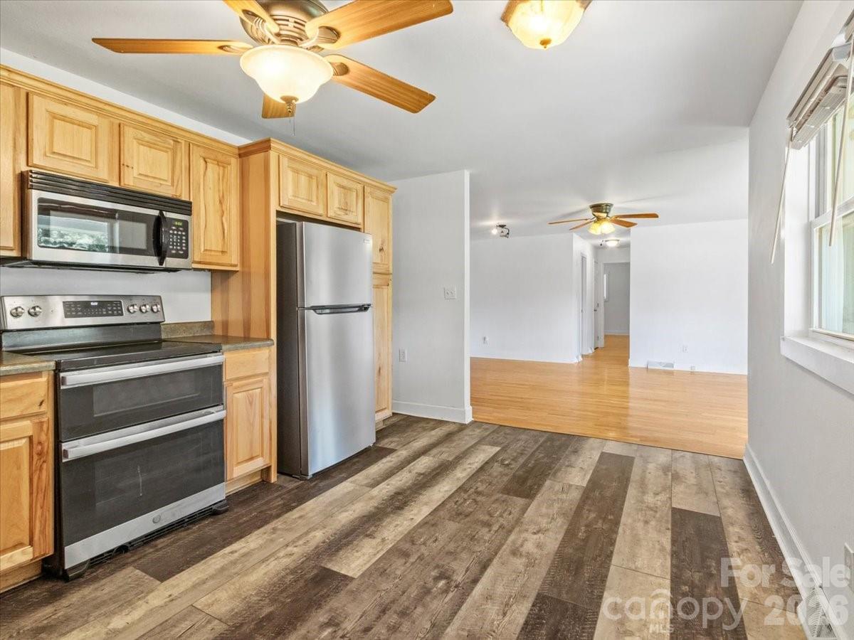 42 East Boulevard — Burnsville