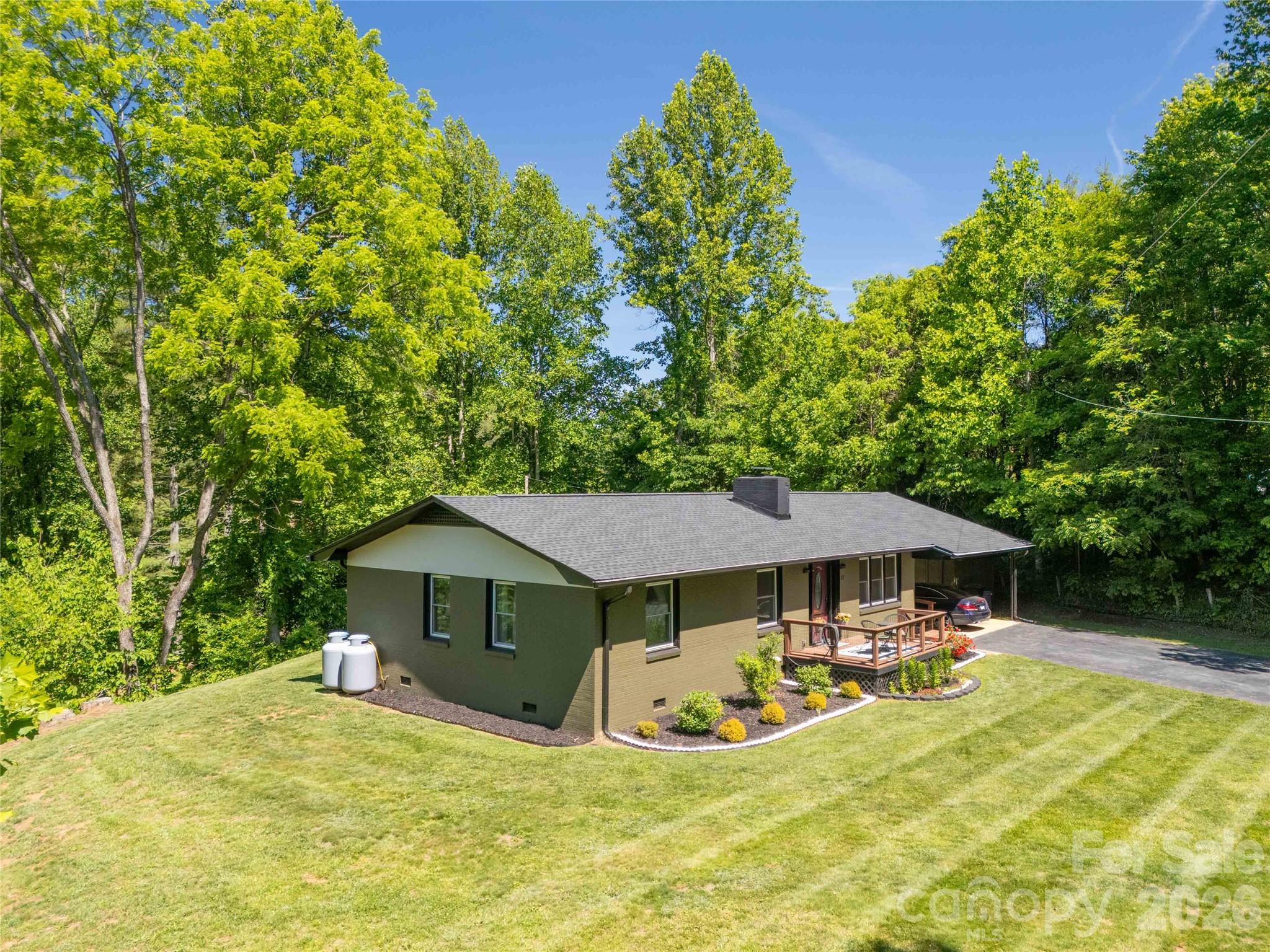 65 Poppy Lane — Cullowhee