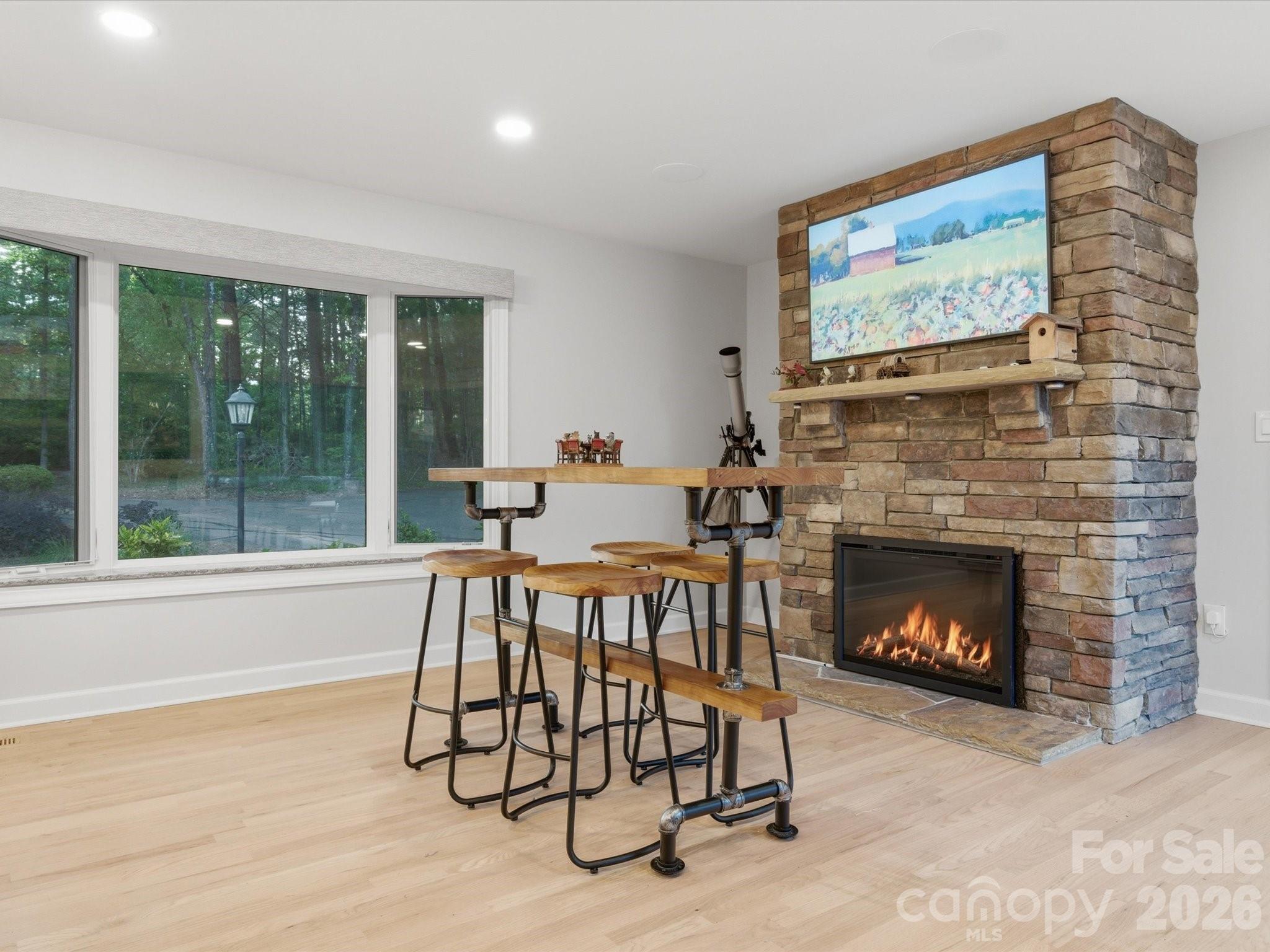 115 Forest Cliff Court NE — Concord