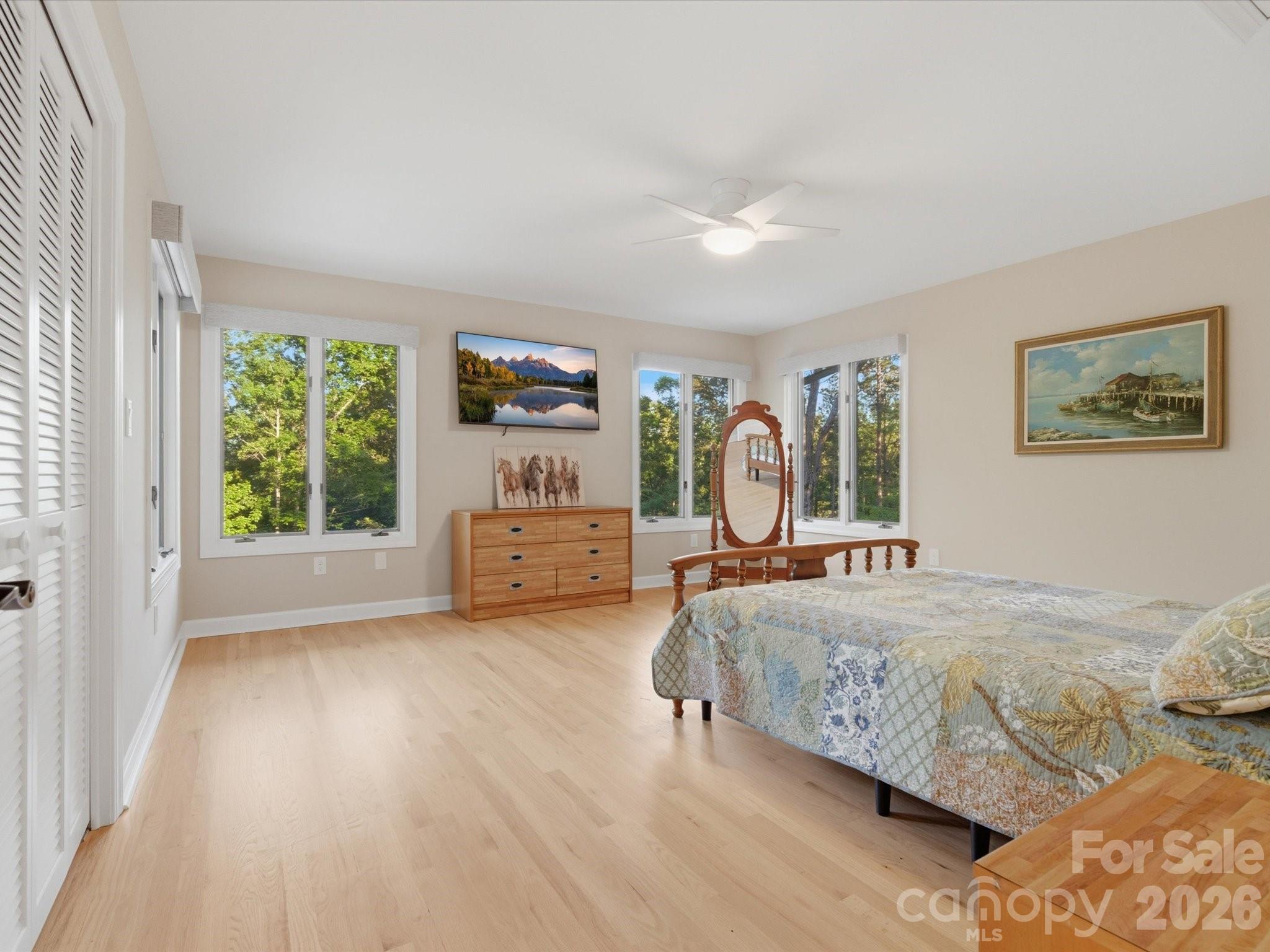 115 Forest Cliff Court NE — Concord