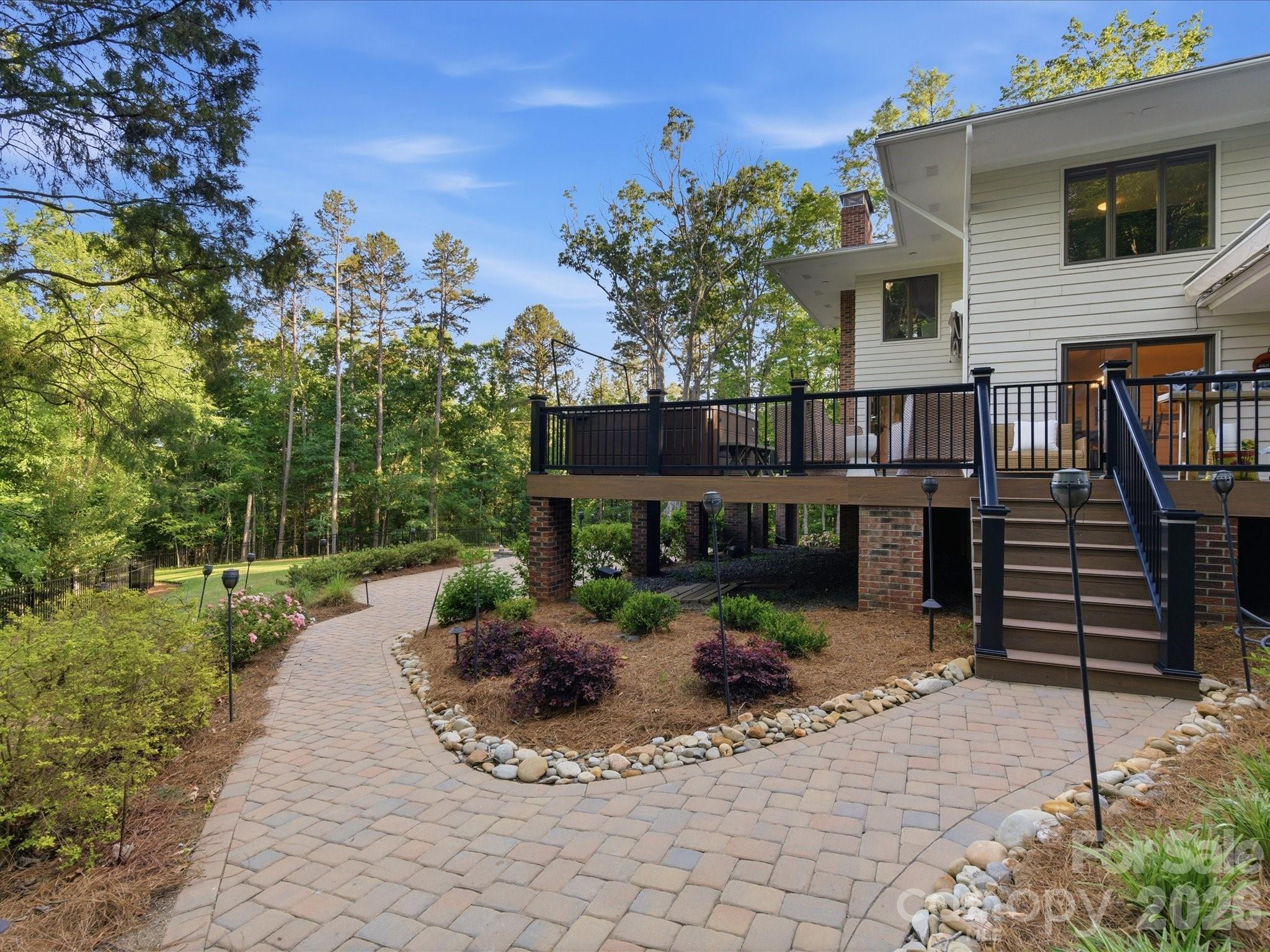 115 Forest Cliff Court NE — Concord