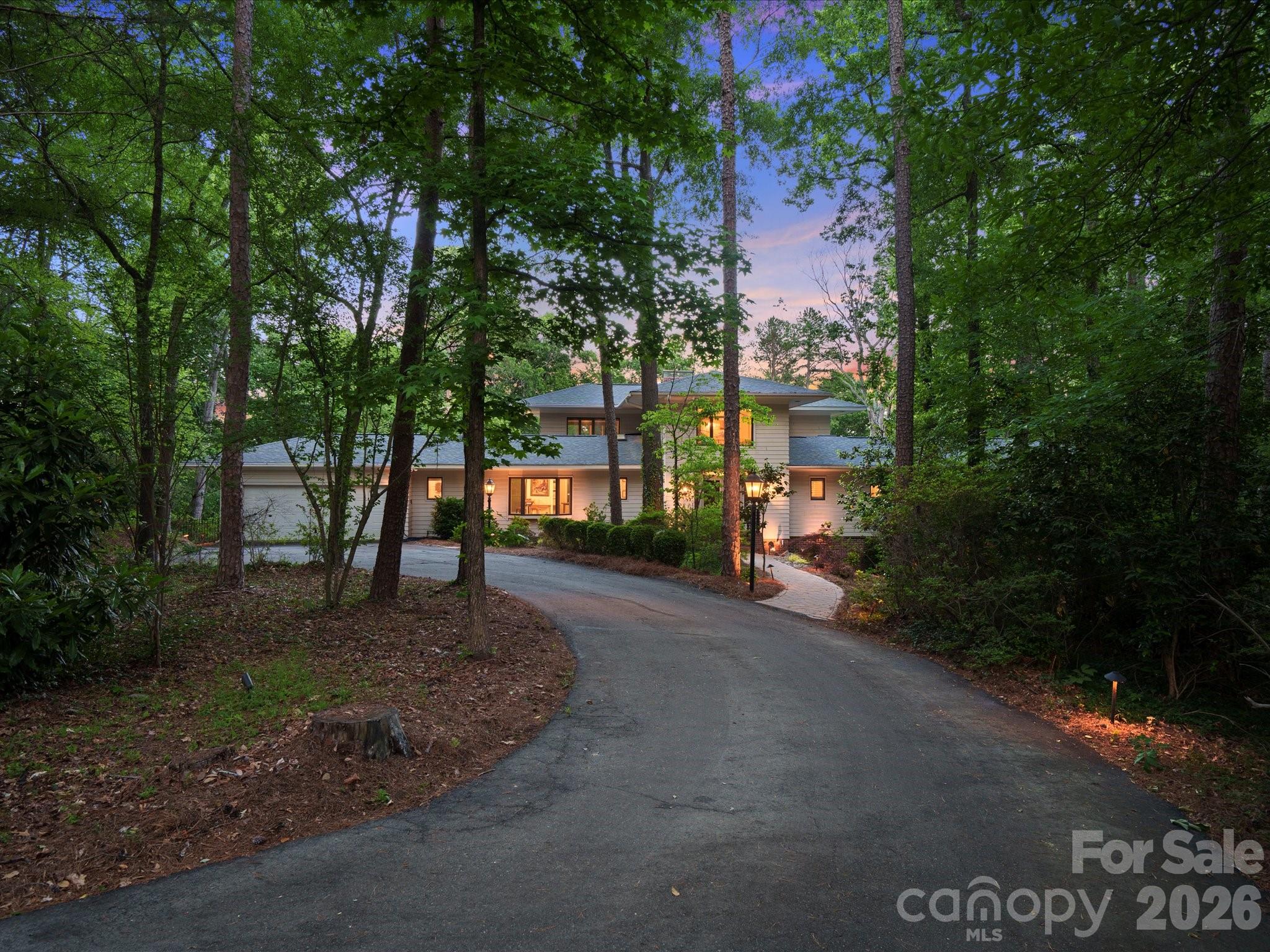 115 Forest Cliff Court NE — Concord