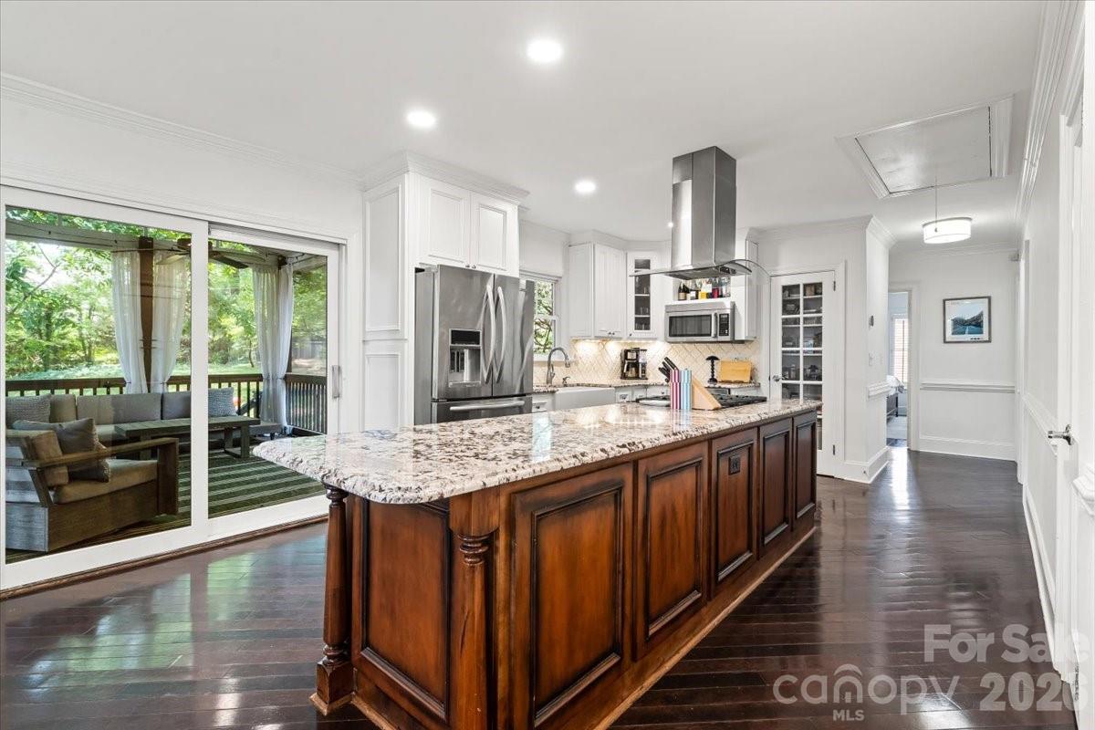 3000 Forest Park Drive — Charlotte