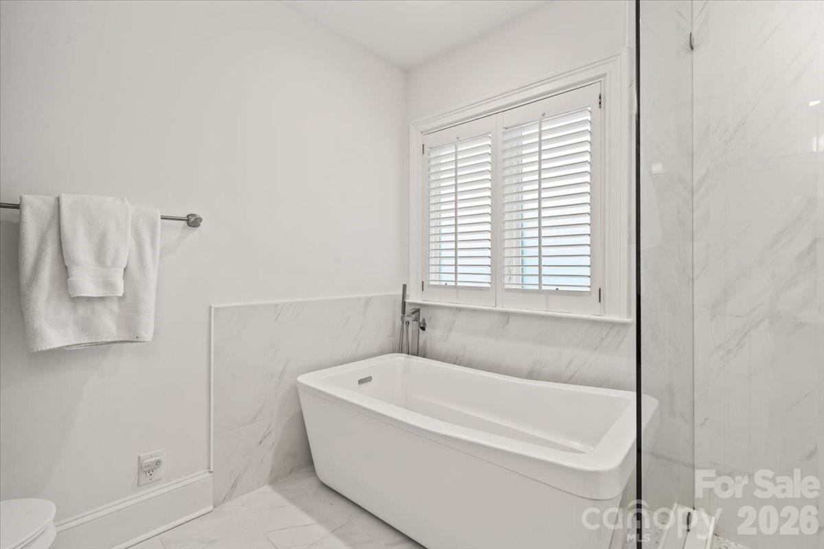 3000 Forest Park Drive — Charlotte