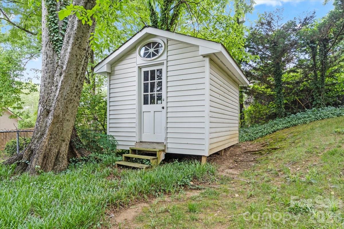 3000 Forest Park Drive — Charlotte