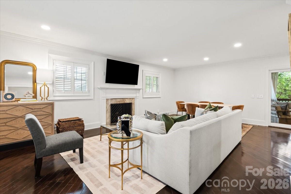 3000 Forest Park Drive — Charlotte