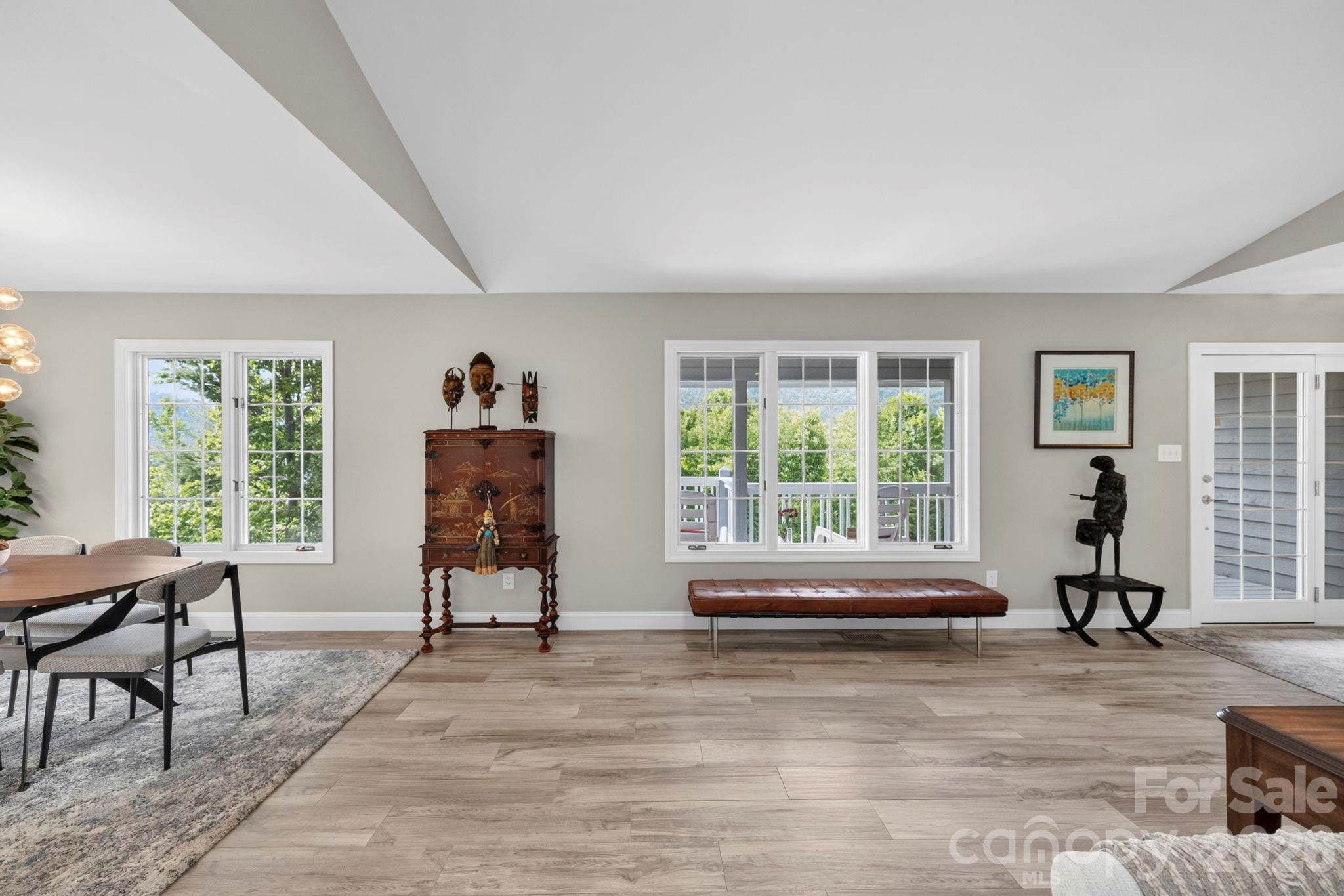152 Skyview Circle — Asheville