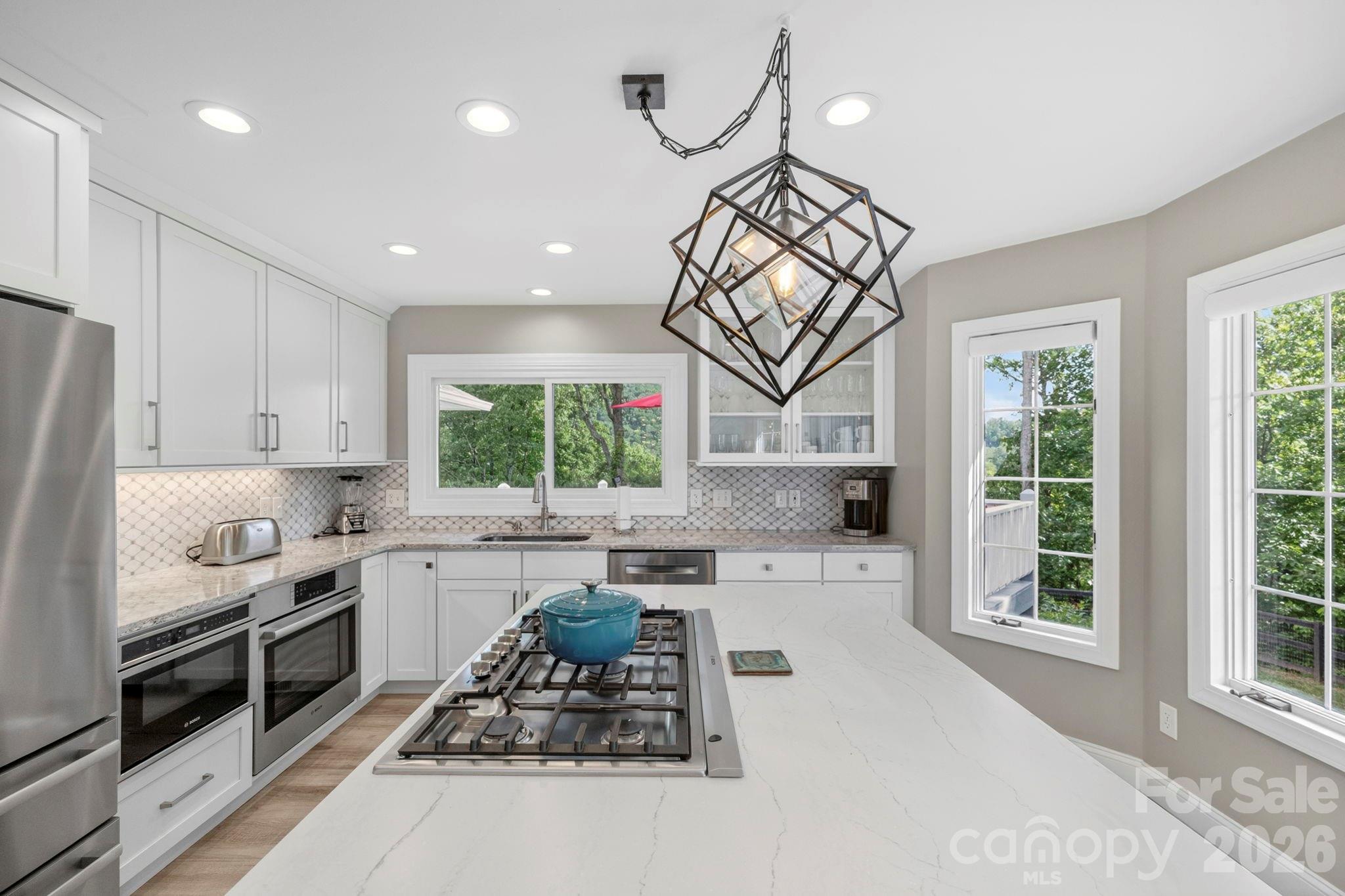 152 Skyview Circle — Asheville