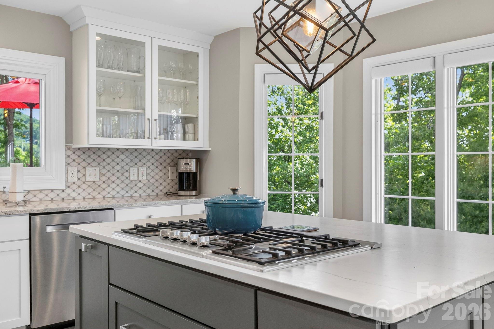 152 Skyview Circle — Asheville