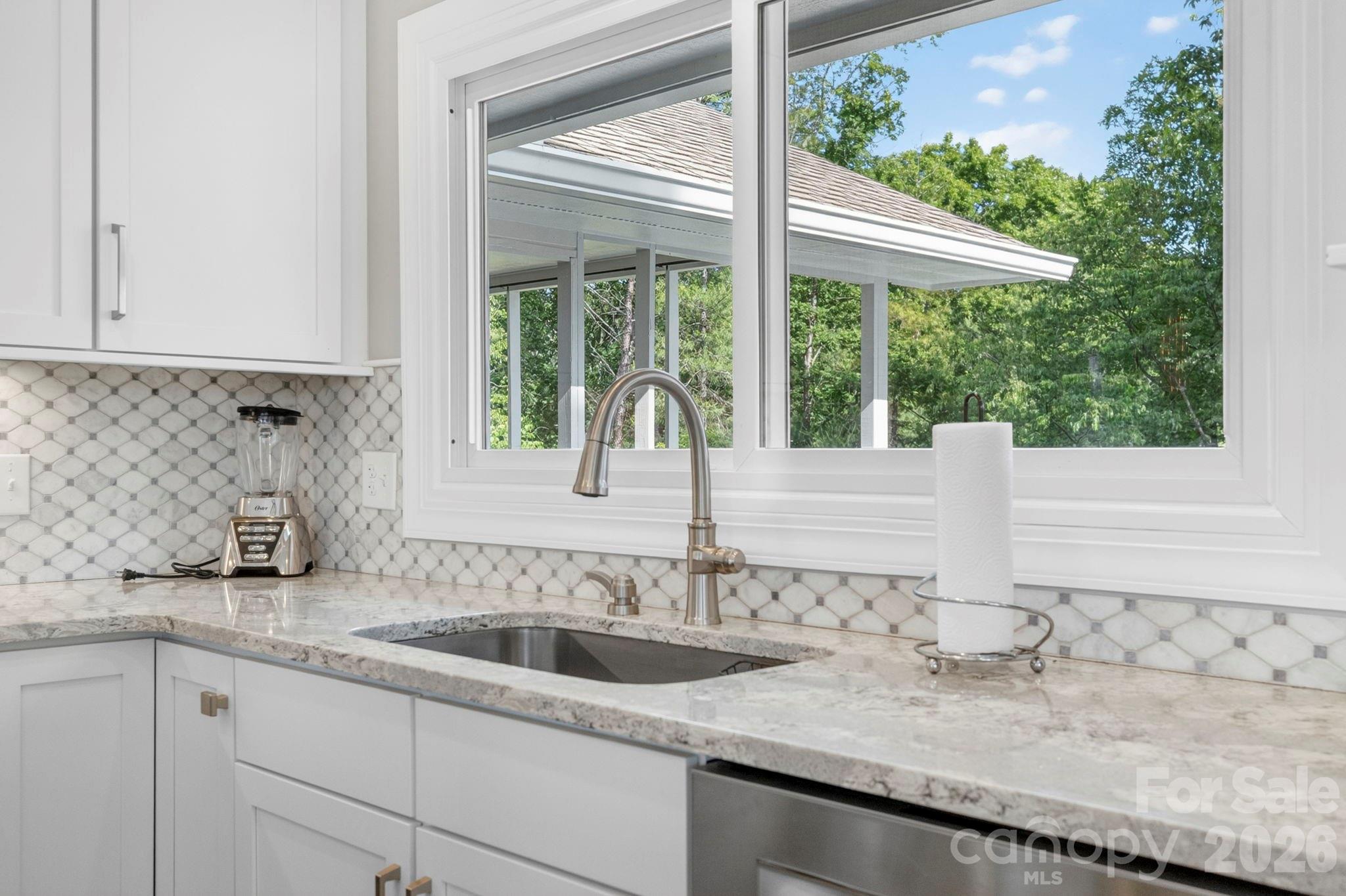 152 Skyview Circle — Asheville