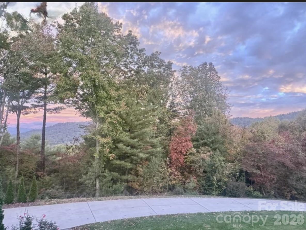 152 Skyview Circle — Asheville
