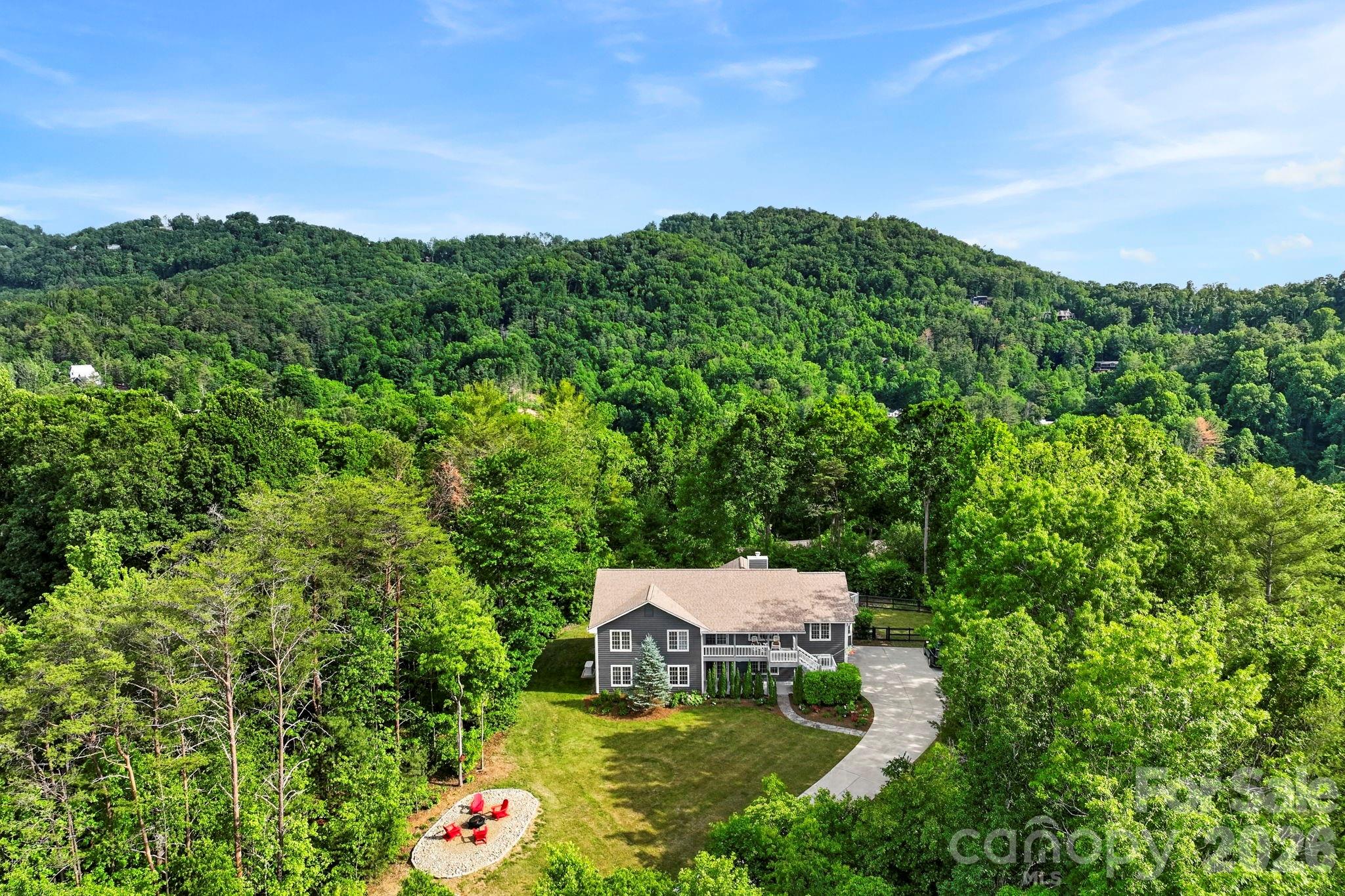 152 Skyview Circle — Asheville