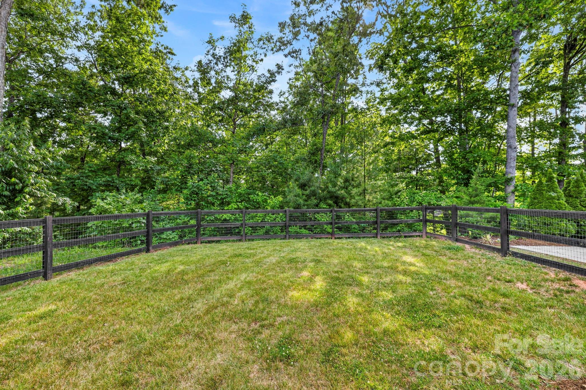 152 Skyview Circle — Asheville